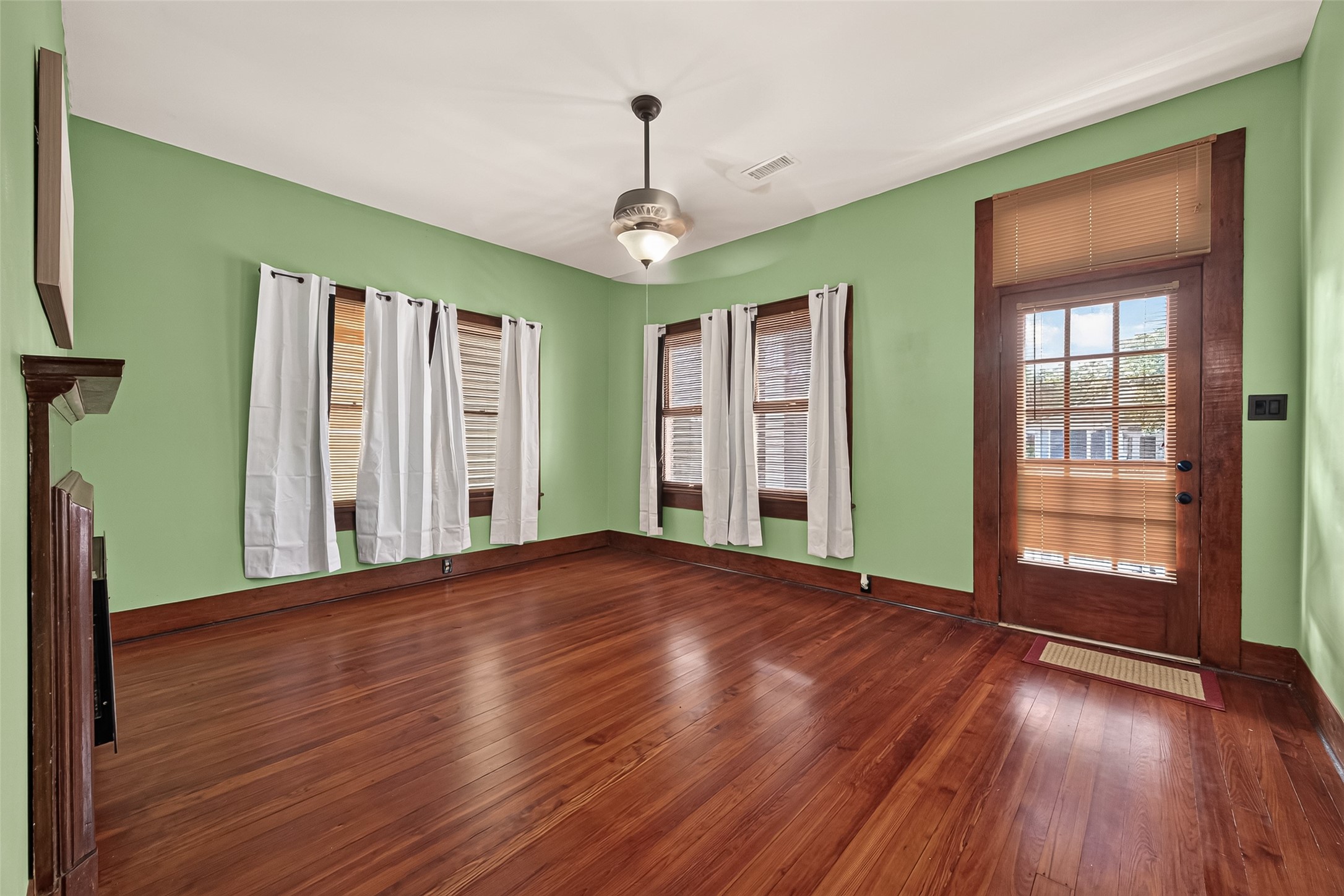 1711 Avenue M Property Photo 2