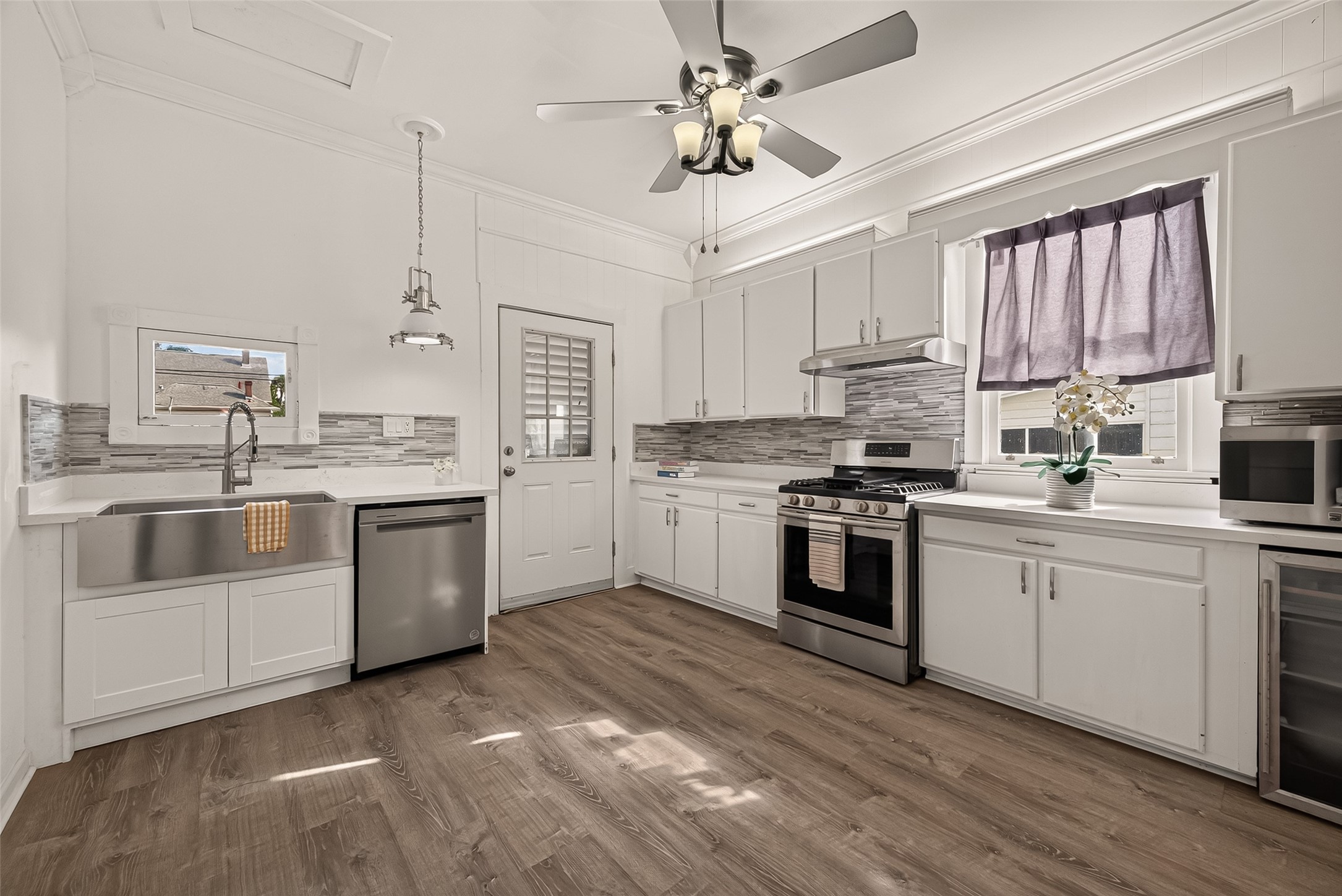 1711 Avenue M Property Photo 3