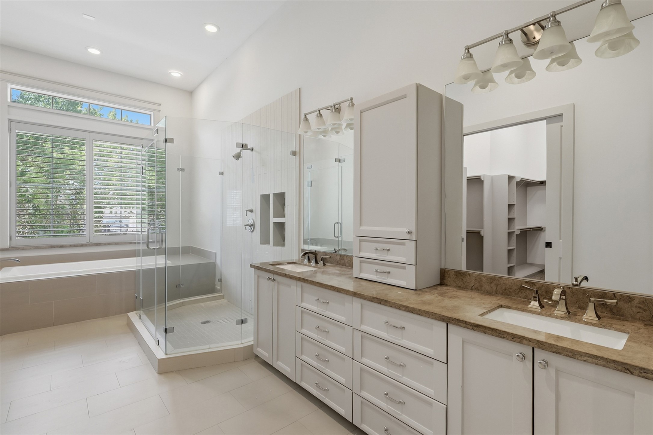 16017 Kube Court Property Photo 17