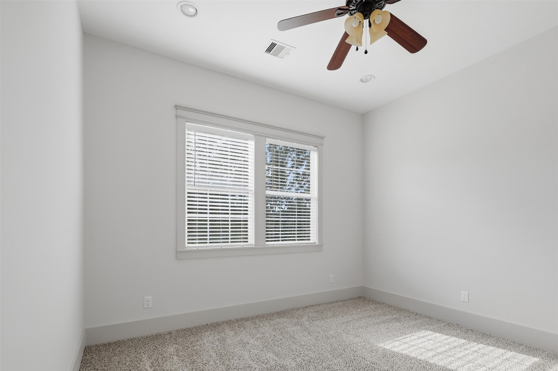 16017 Kube Court Property Photo 23