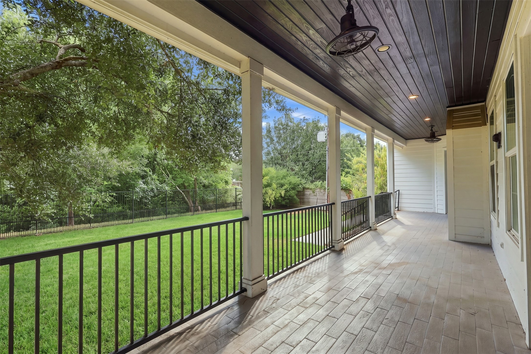 16017 Kube Court Property Photo 28