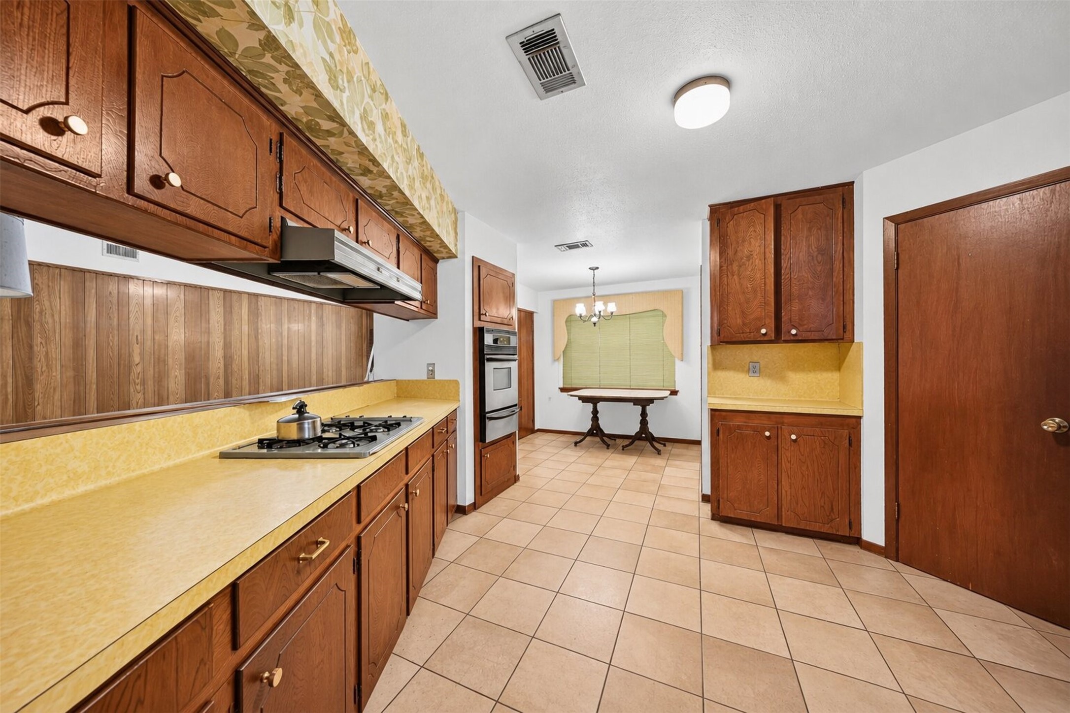 3908 Carlson Lane Property Photo 13