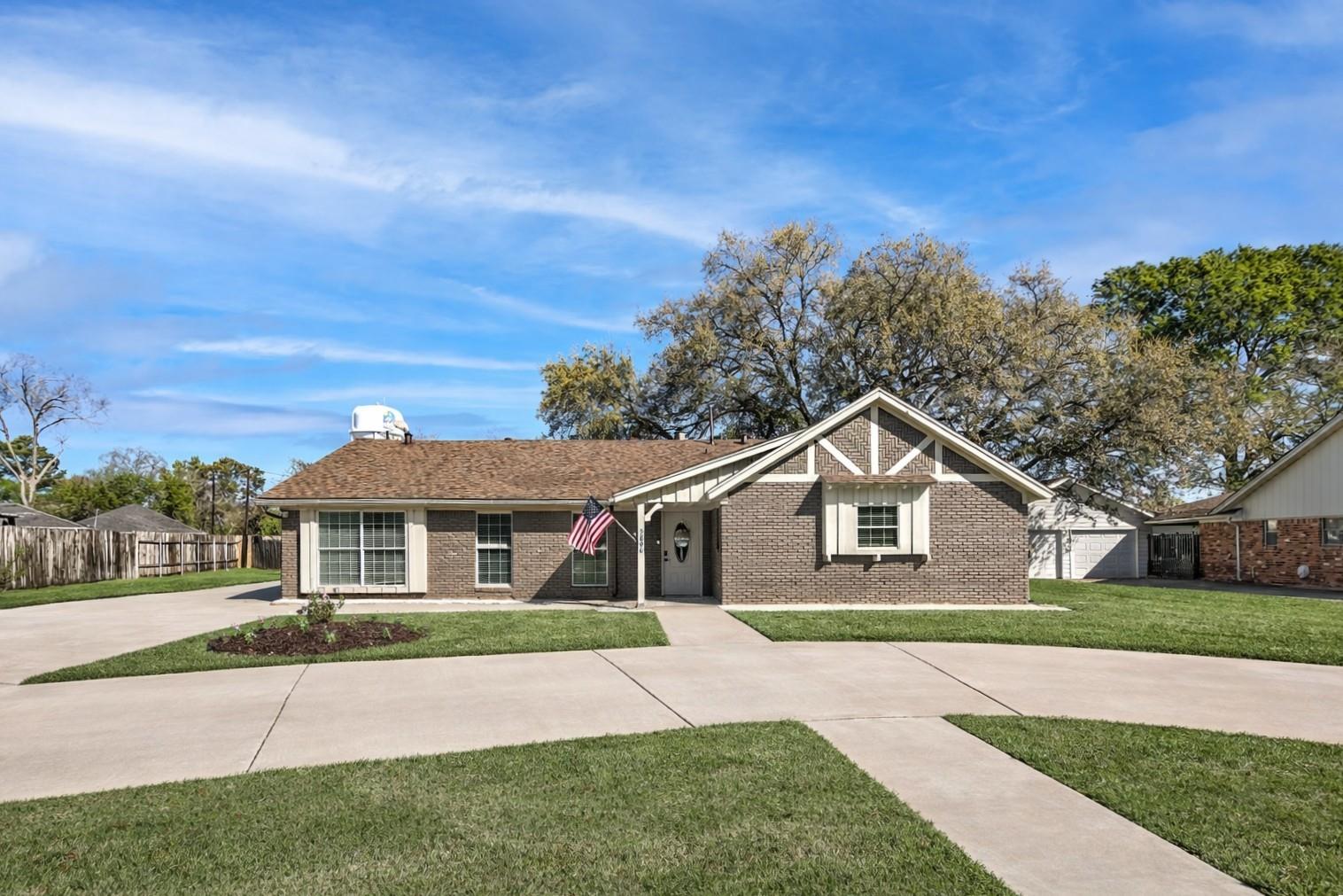 5006 Homewood Lane, Baytown Tx 77521 Property Photo 1
