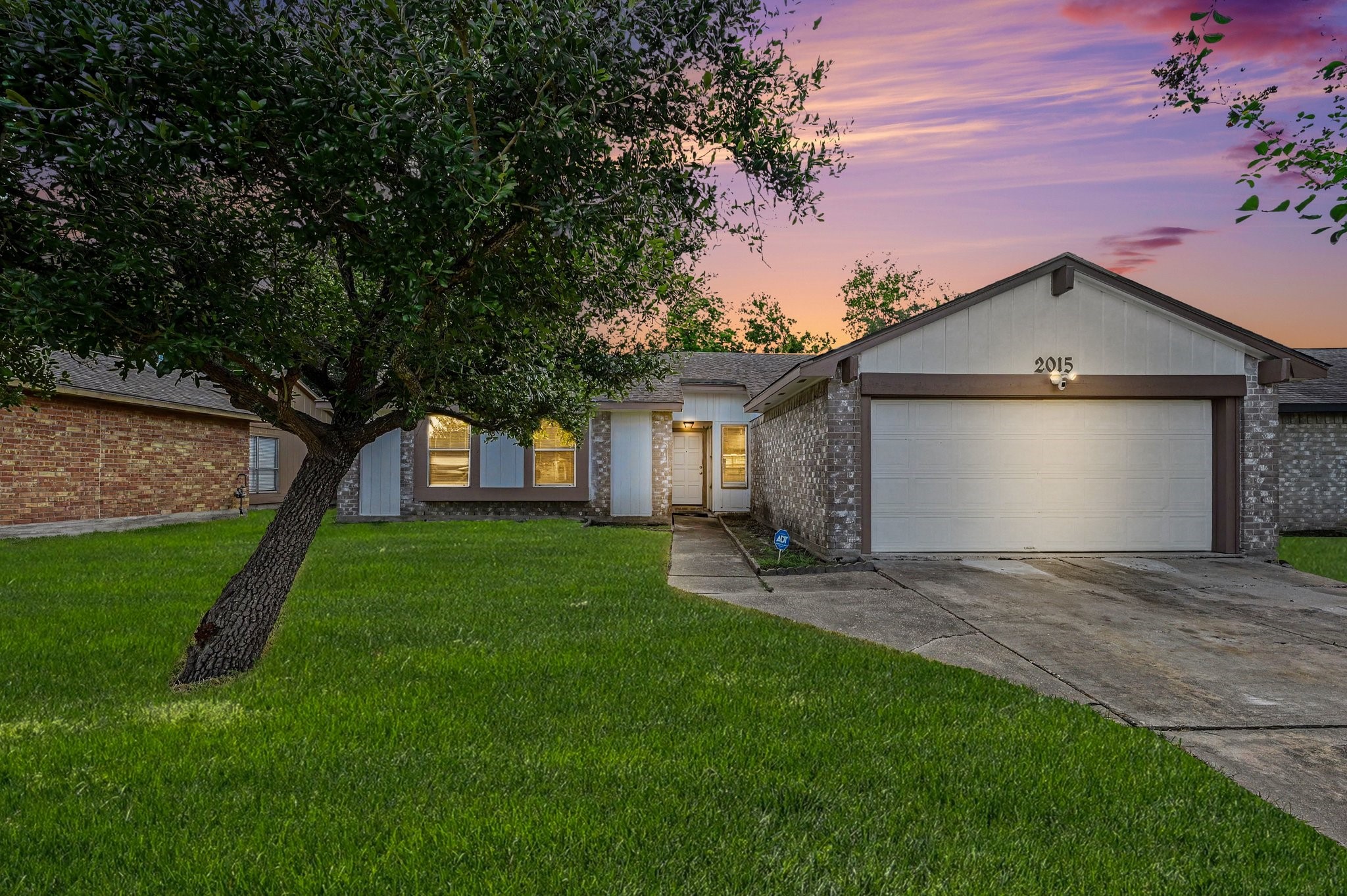 2015 Highcrest Drive Property Photo 1