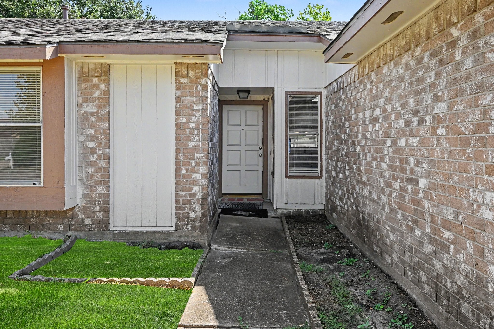 2015 Highcrest Drive Property Photo 4