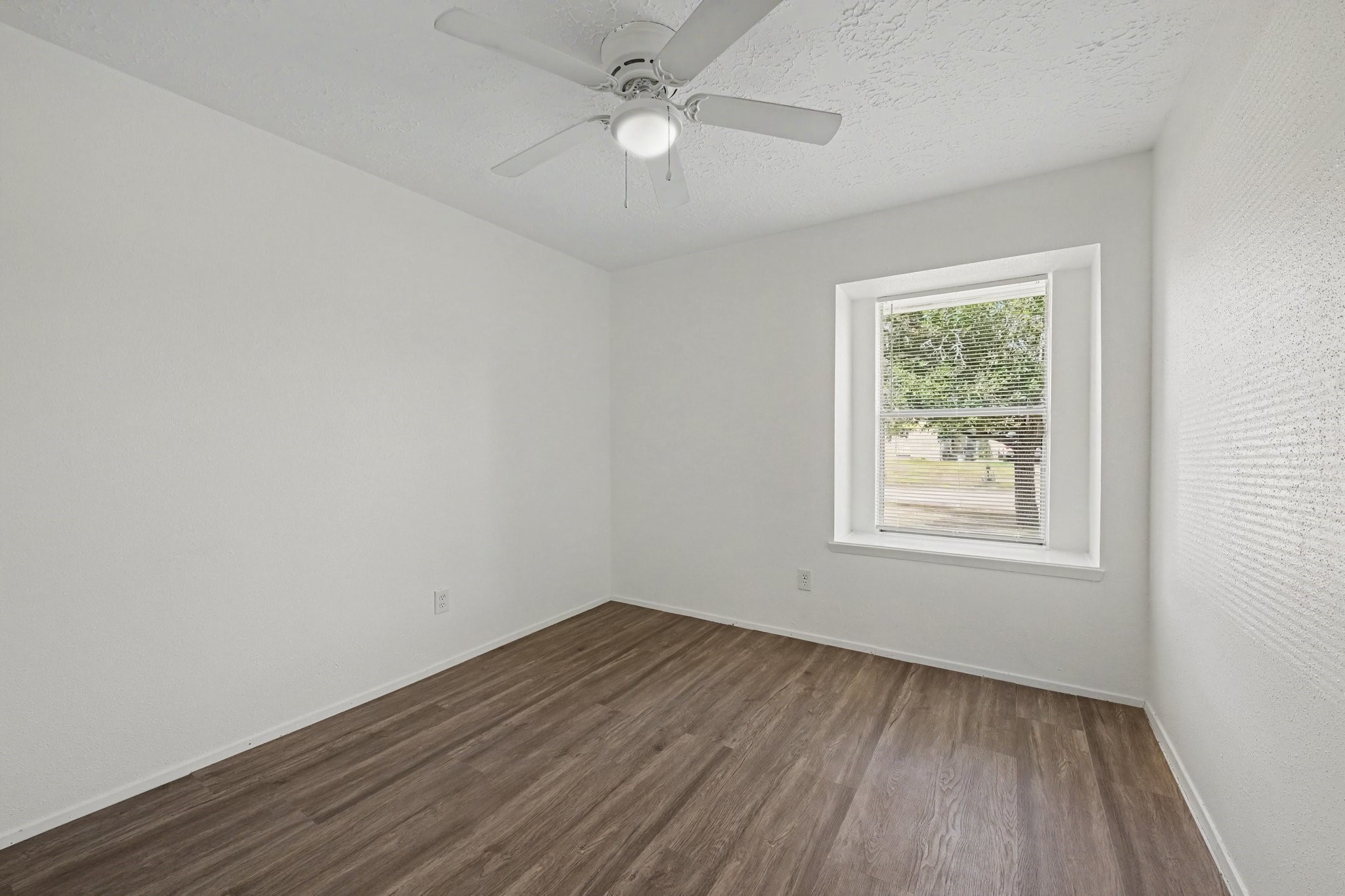 2015 Highcrest Drive Property Photo 14
