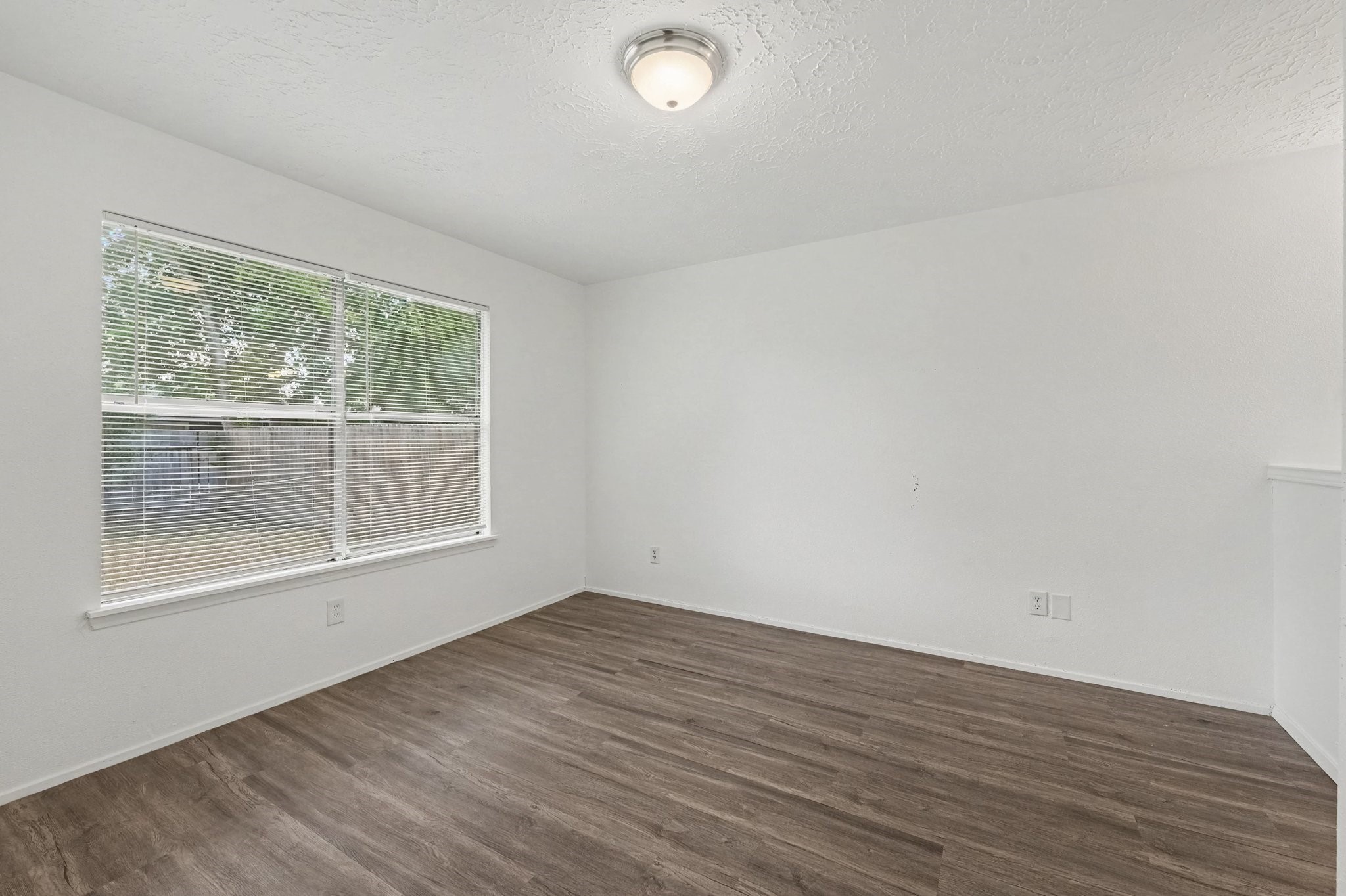 2015 Highcrest Drive Property Photo 21