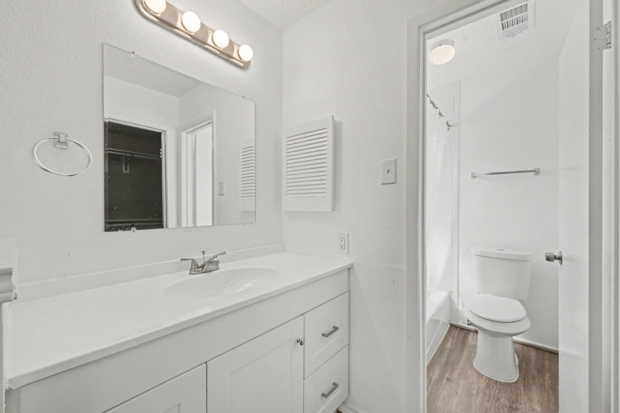 2015 Highcrest Drive Property Photo 23