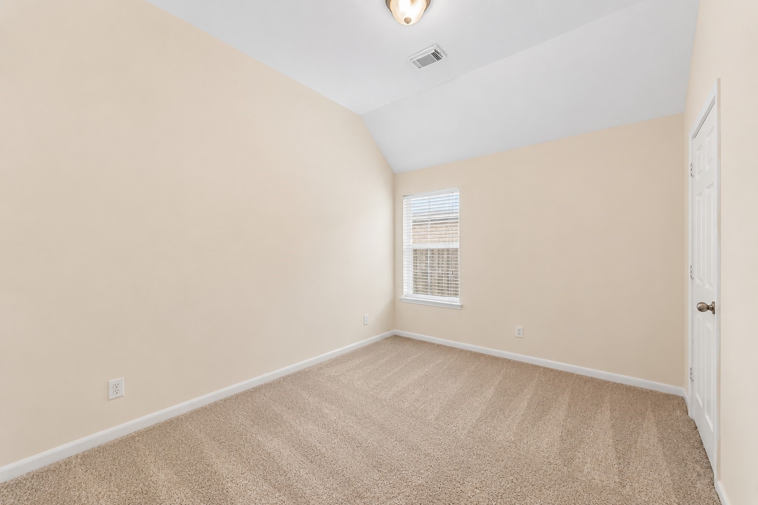 19910 Sternwood Manor Drive Property Photo 10