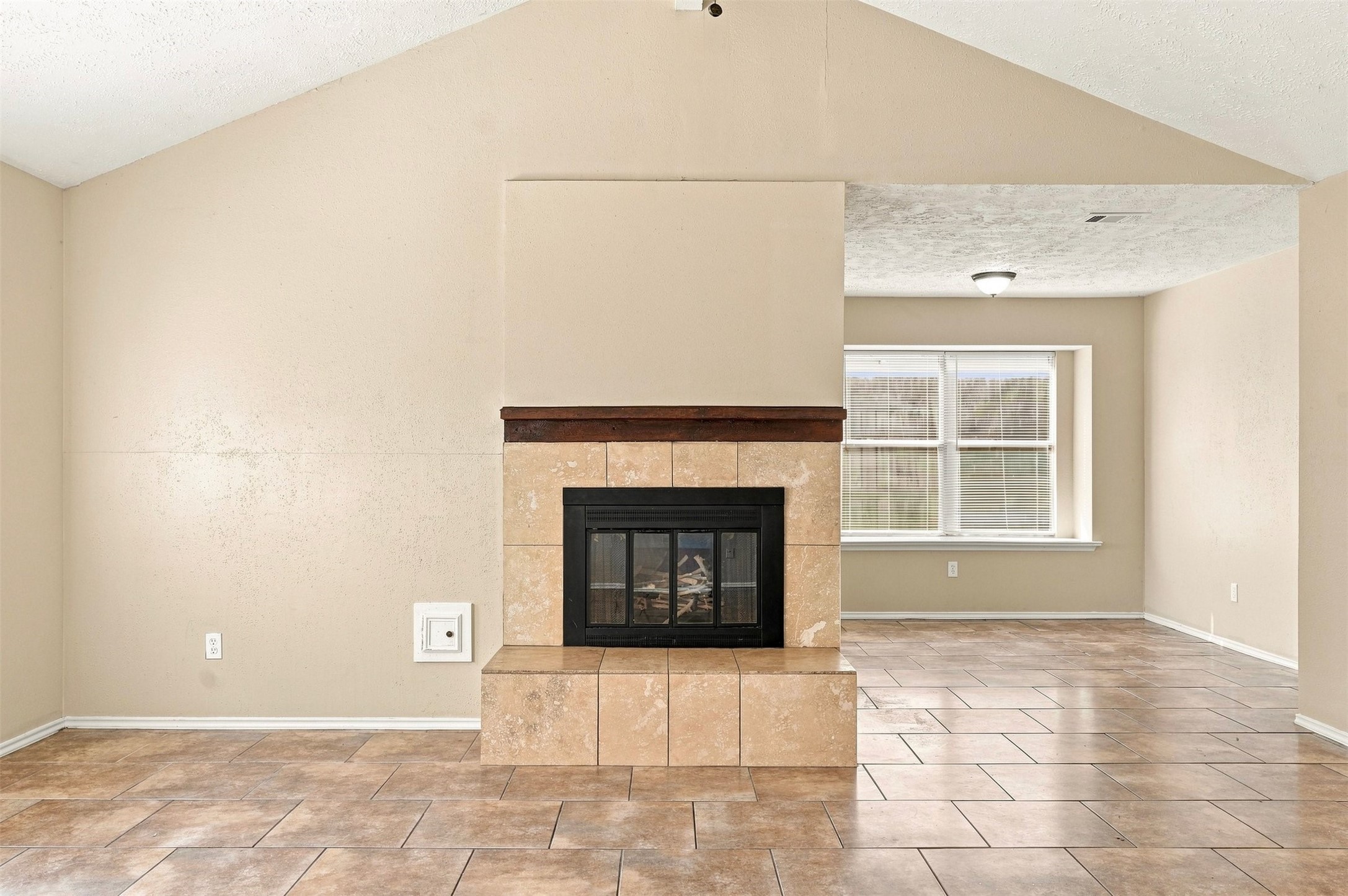 19315 Spanish Needle Drive Property Photo 9
