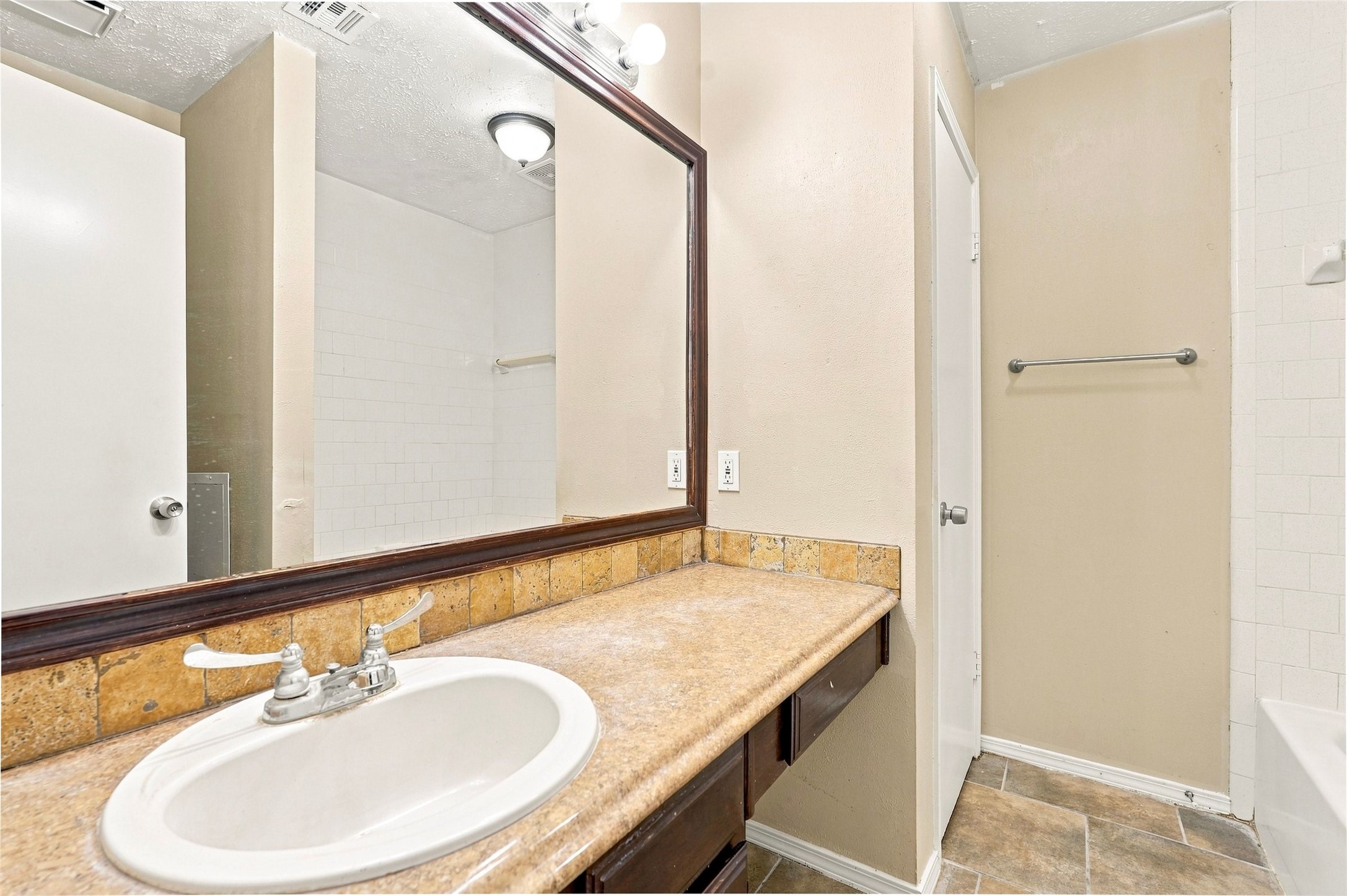 19315 Spanish Needle Drive Property Photo 17