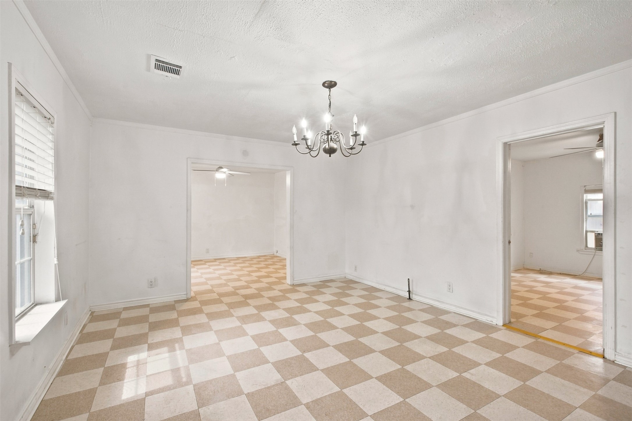 5005 Lyons Avenue Property Photo 8