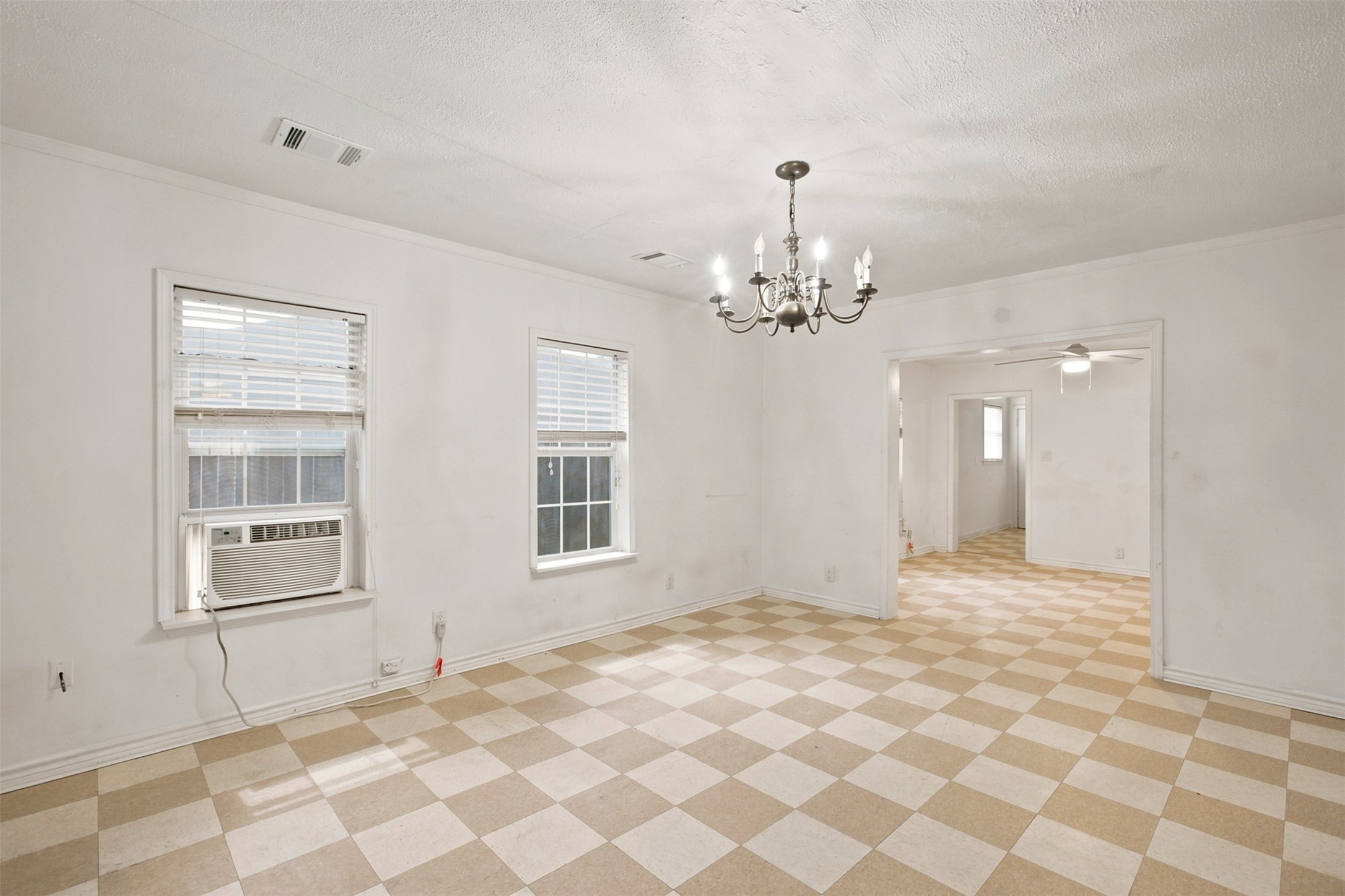 5005 Lyons Avenue Property Photo 10