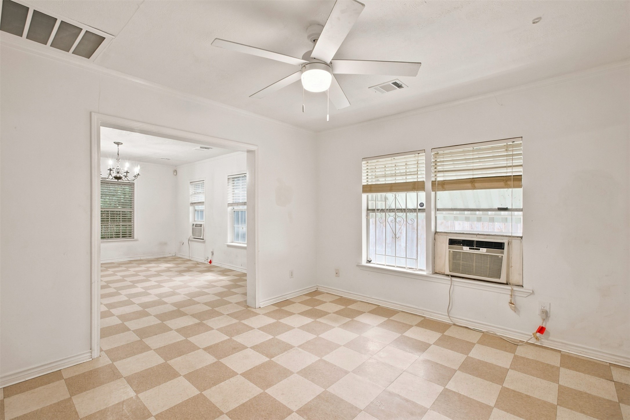 5005 Lyons Avenue Property Photo 11
