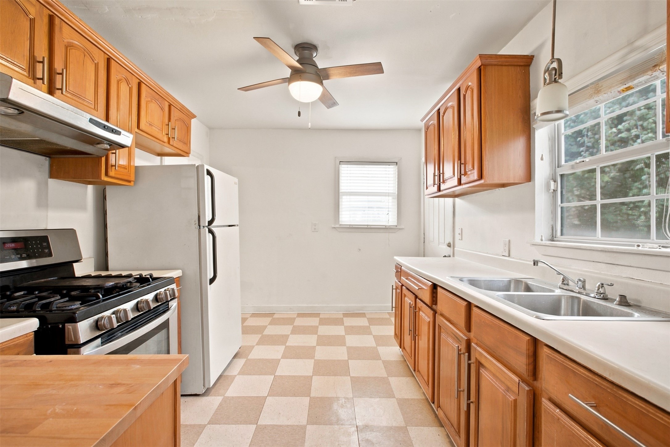 5005 Lyons Avenue Property Photo 14