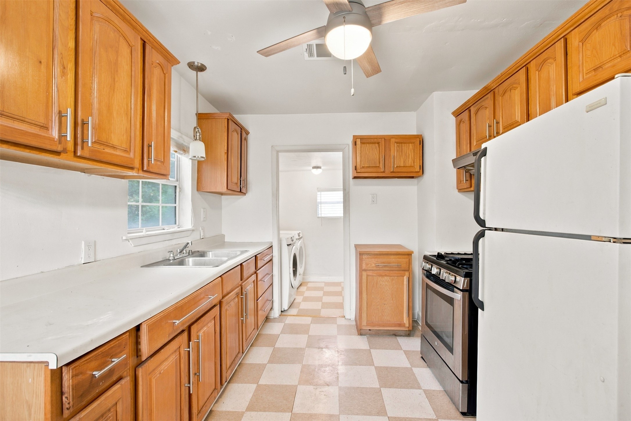 5005 Lyons Avenue Property Photo 15