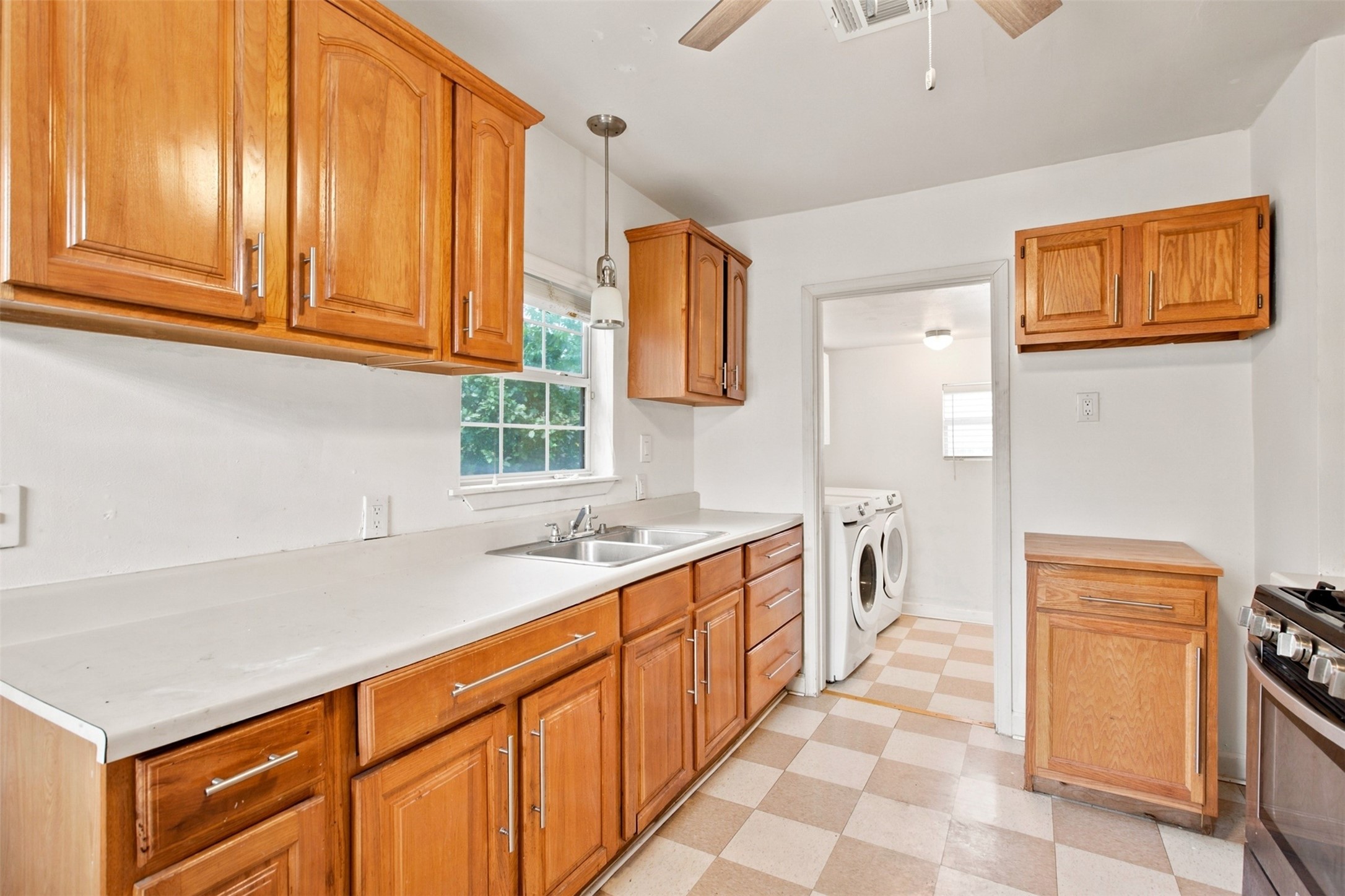5005 Lyons Avenue Property Photo 16