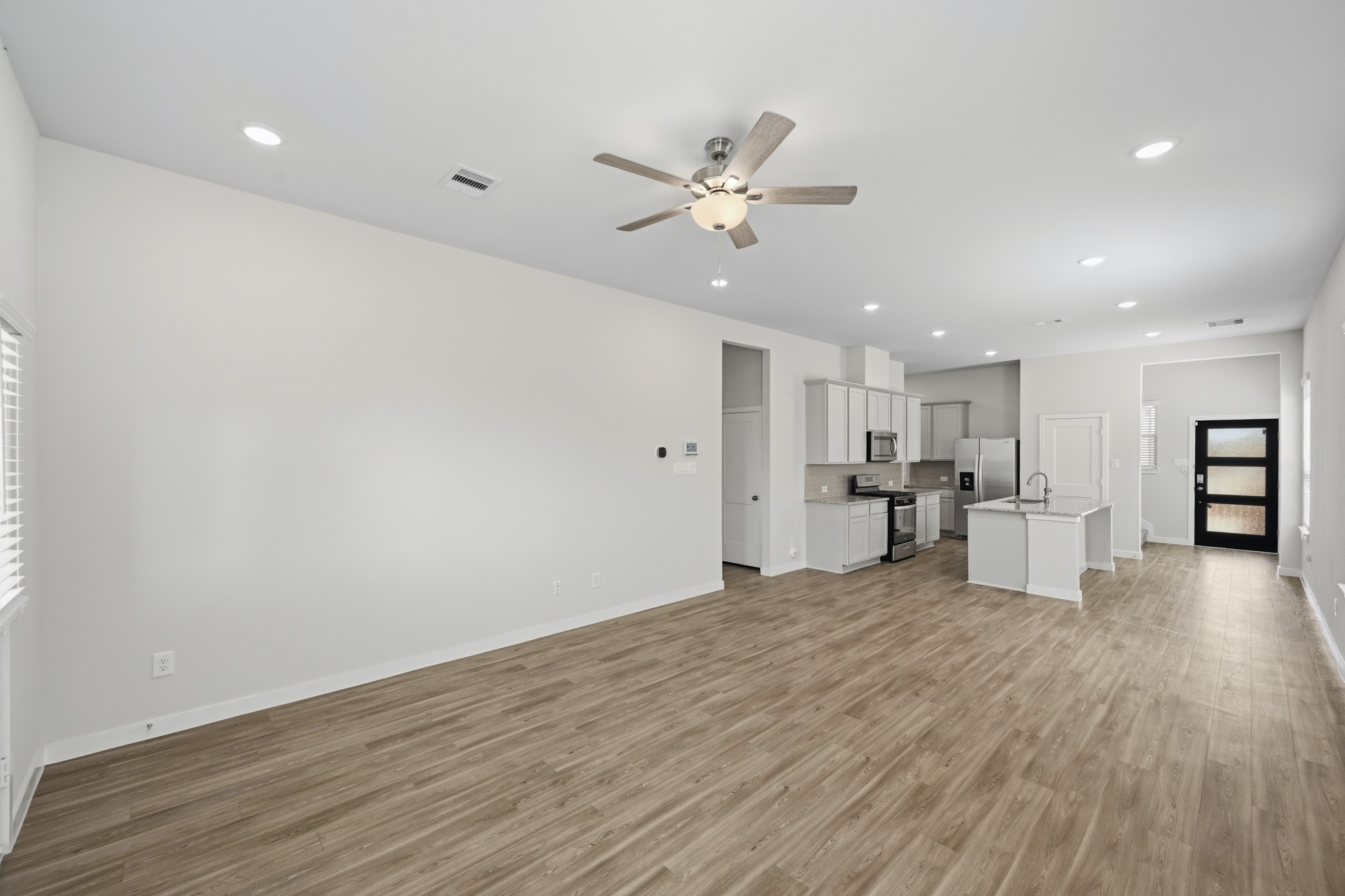 21106 Armstrong County Drive Property Photo 4