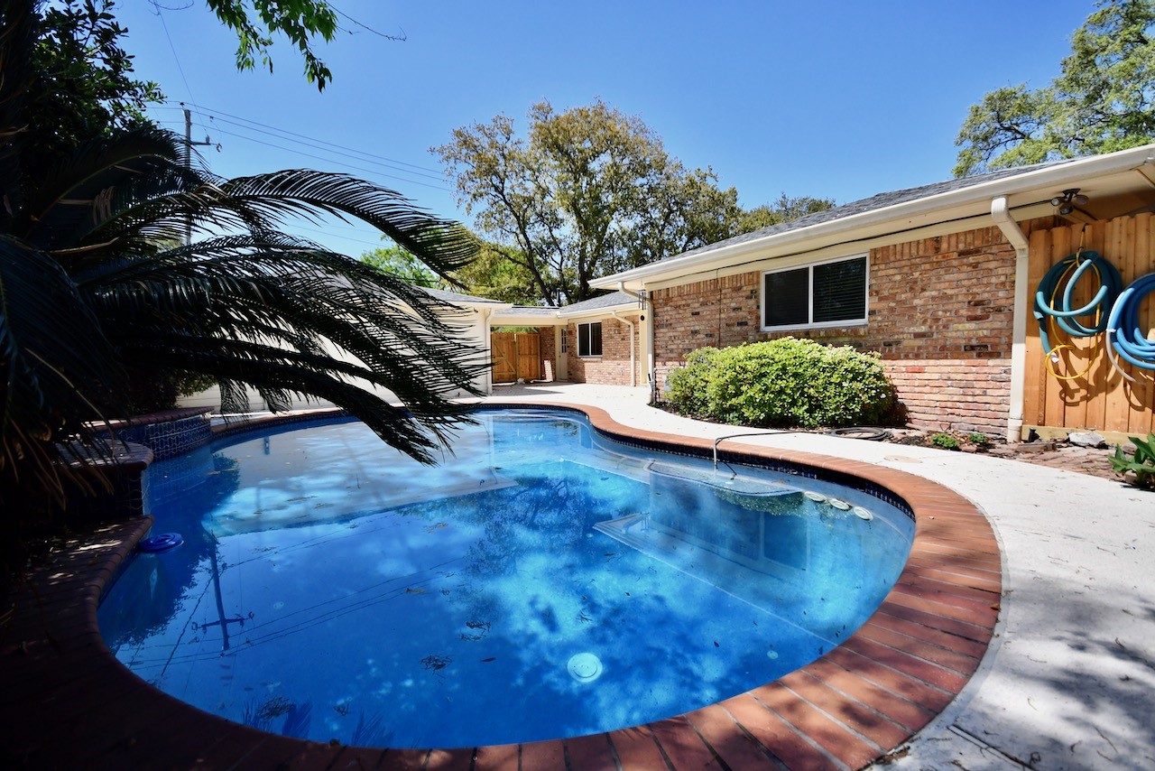 5335 Indigo Street Property Photo