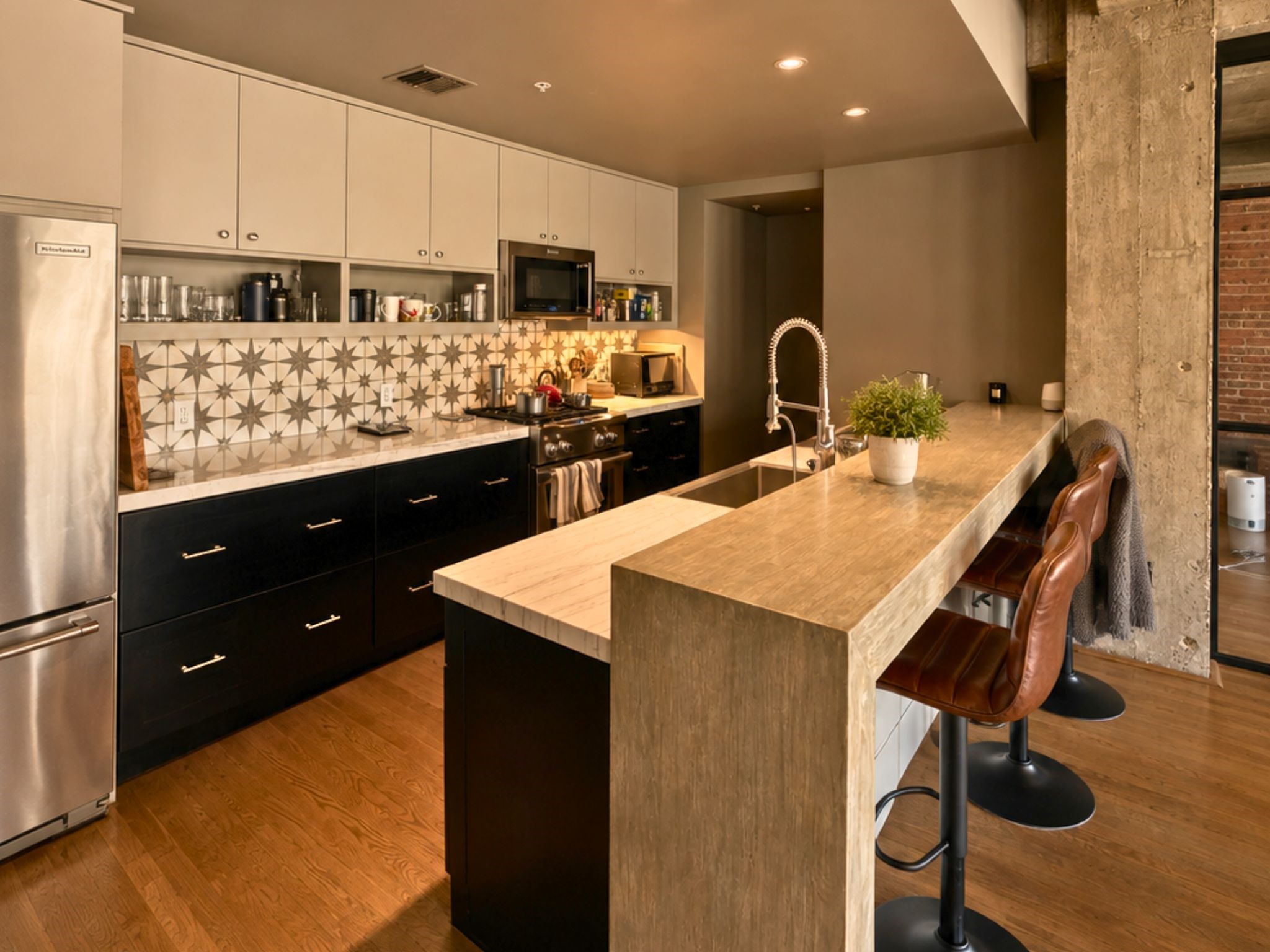 204 Travis Street 5a Property Photo 4