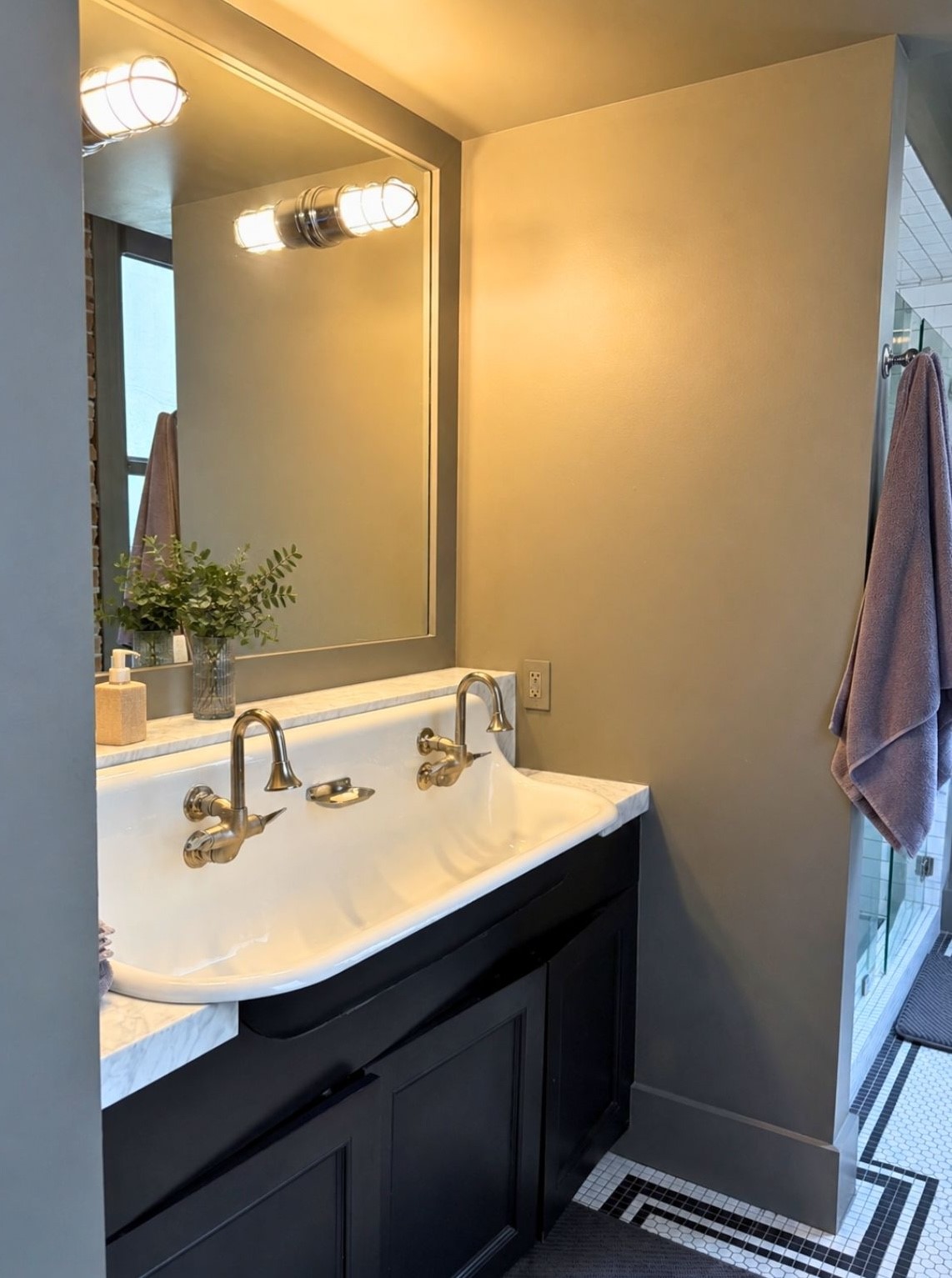 204 Travis Street 5a Property Photo 9