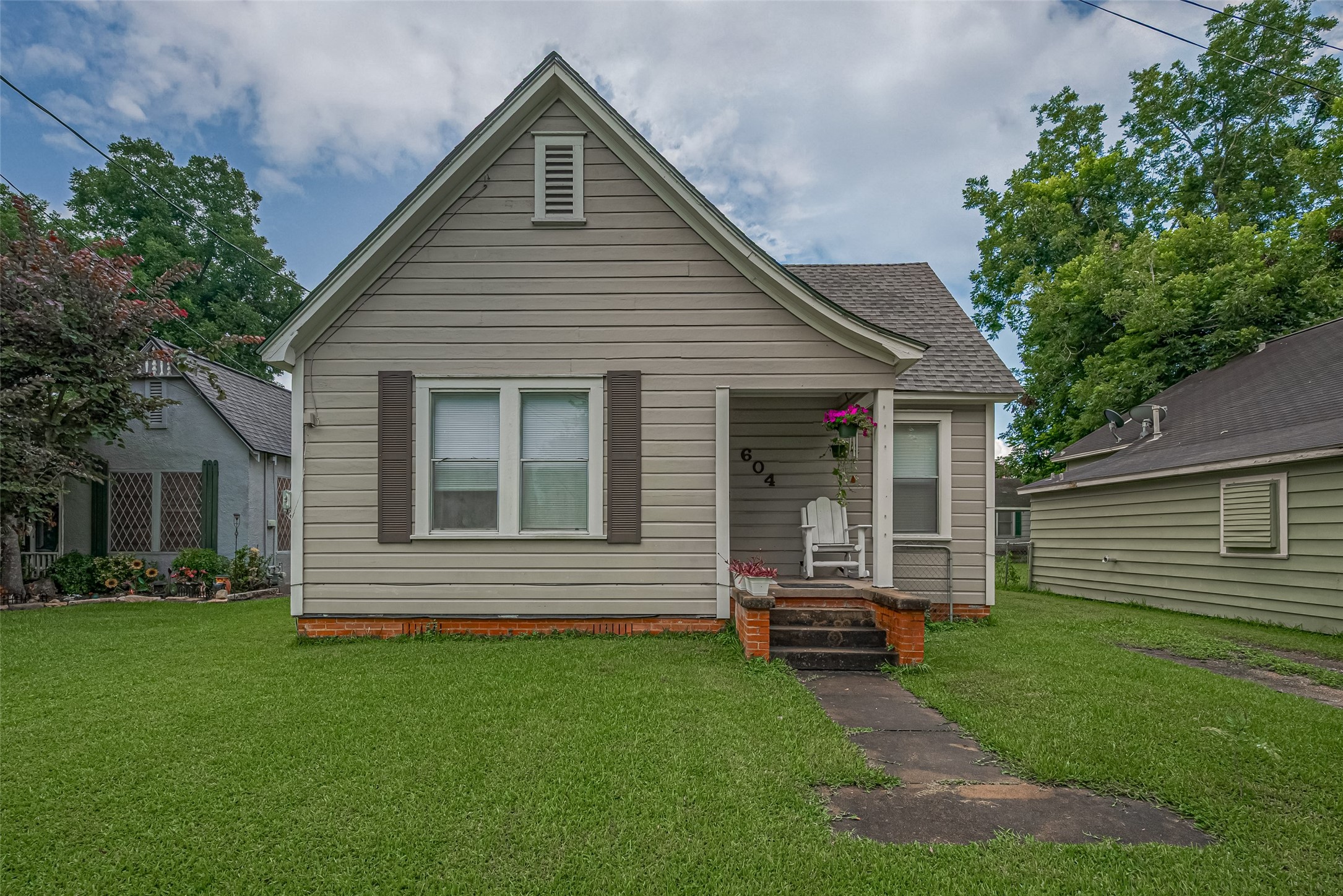 604 Abell Street Property Photo 1