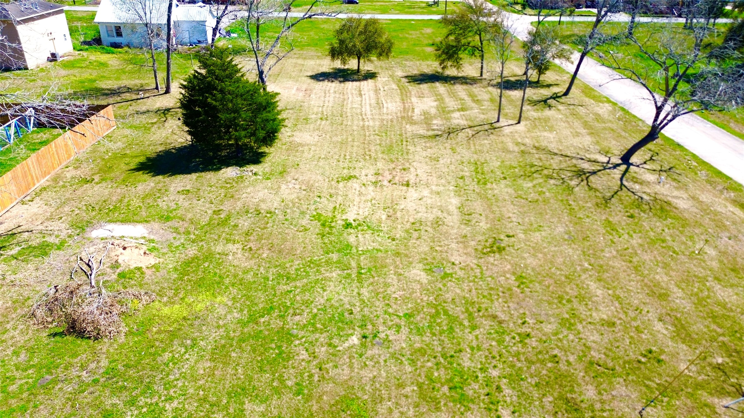 2502 28th Street Property Photo 3