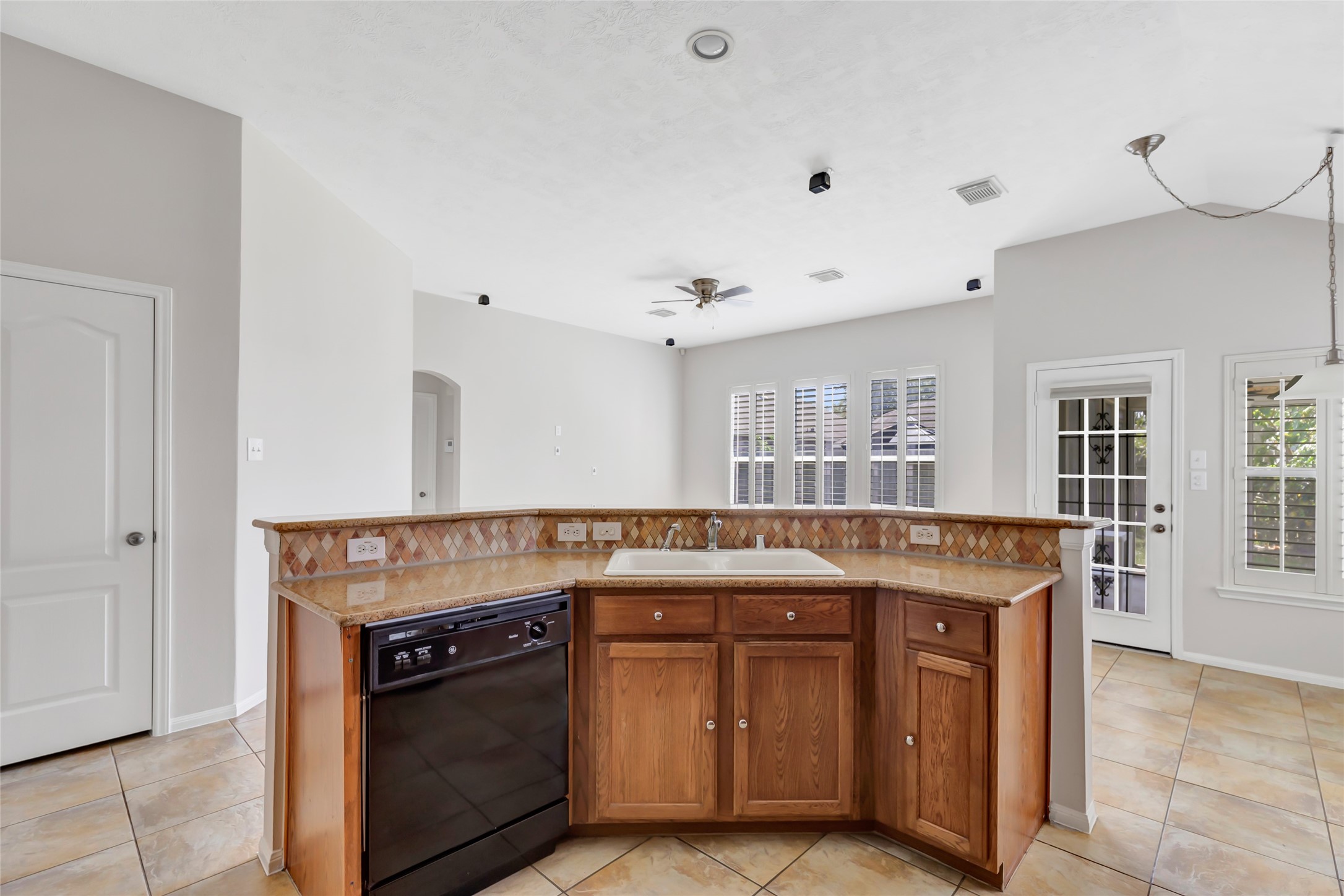 16002 Ne Sonoma Park Drive Property Photo 11