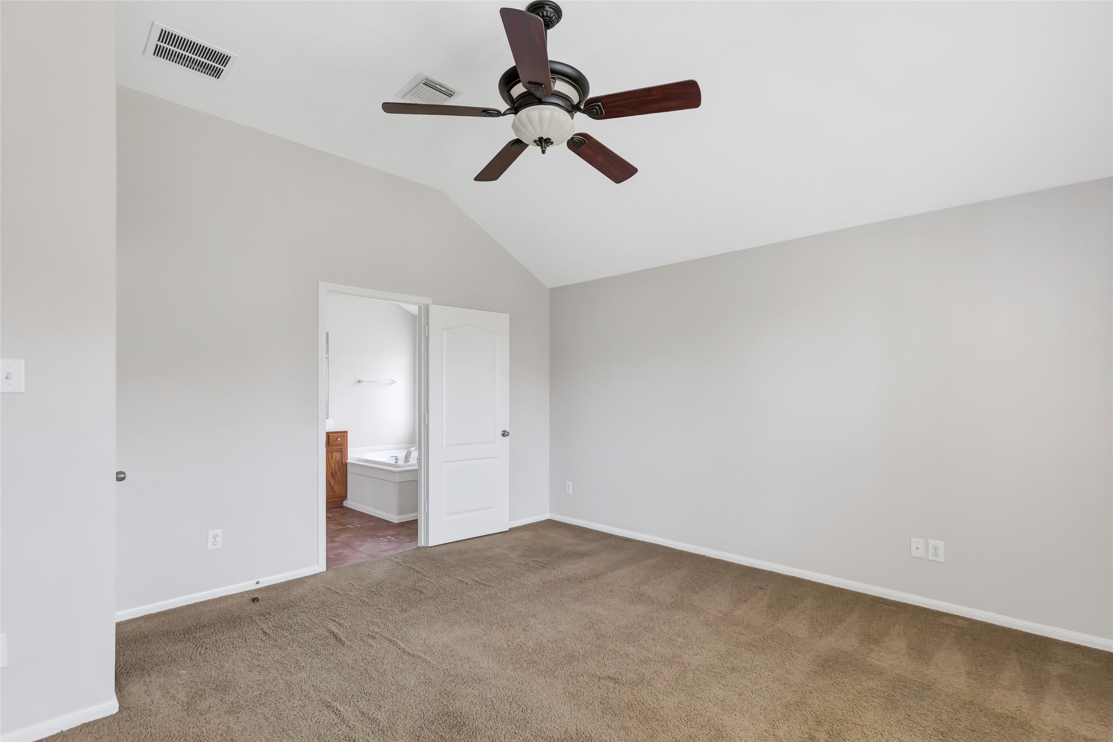 16002 Ne Sonoma Park Drive Property Photo 18