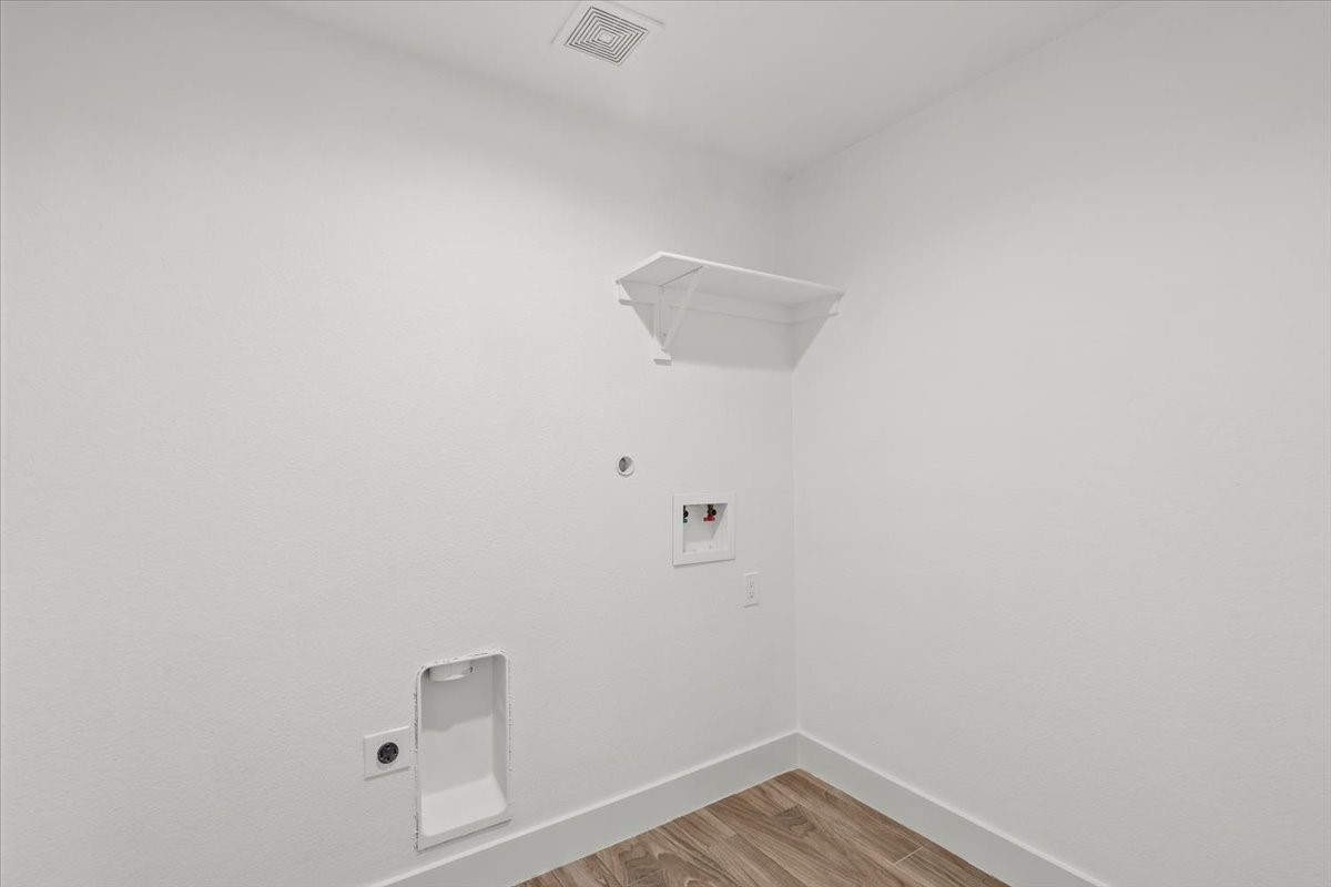 7811 County Road 168 Property Photo 17