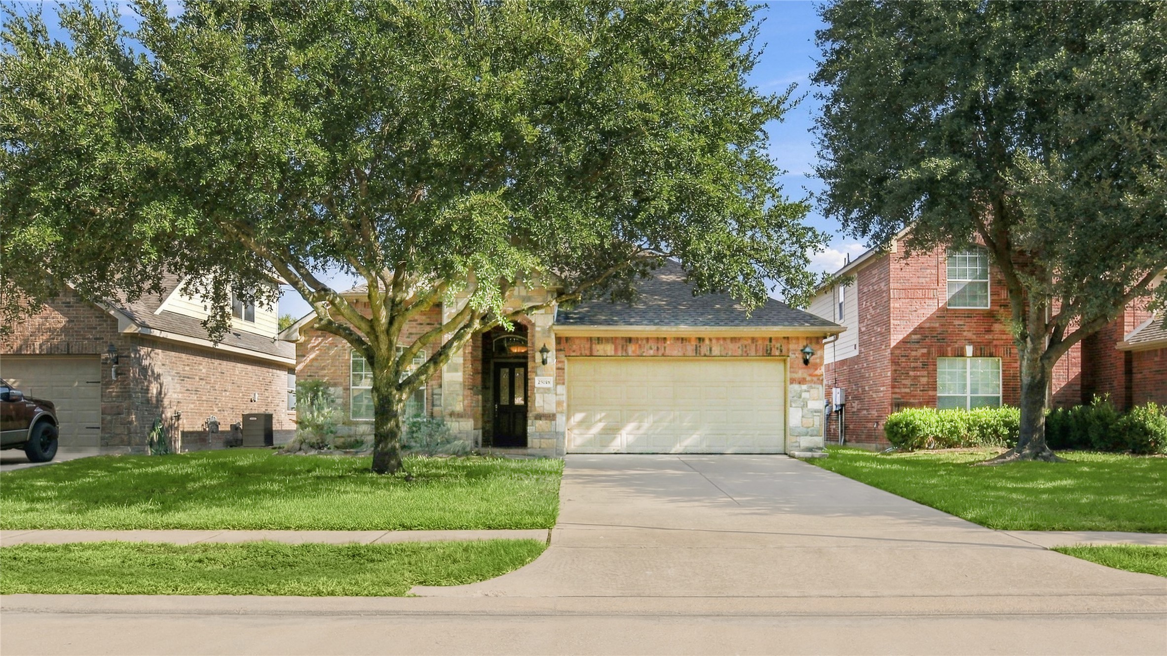 25018 Lakecrest Manor Drive Property Photo 1
