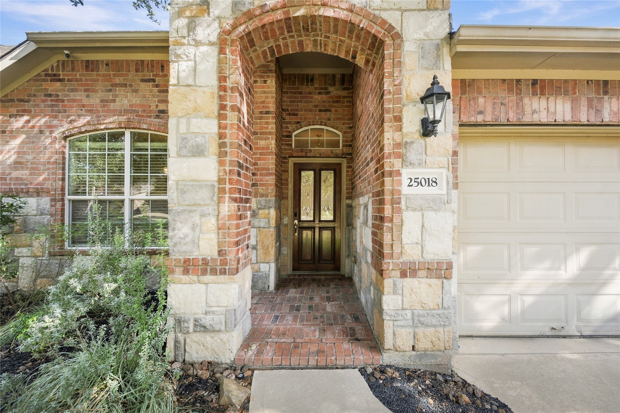25018 Lakecrest Manor Drive Property Photo 8