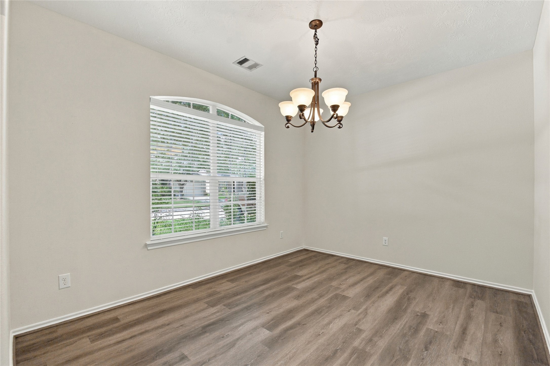 25018 Lakecrest Manor Drive Property Photo 10