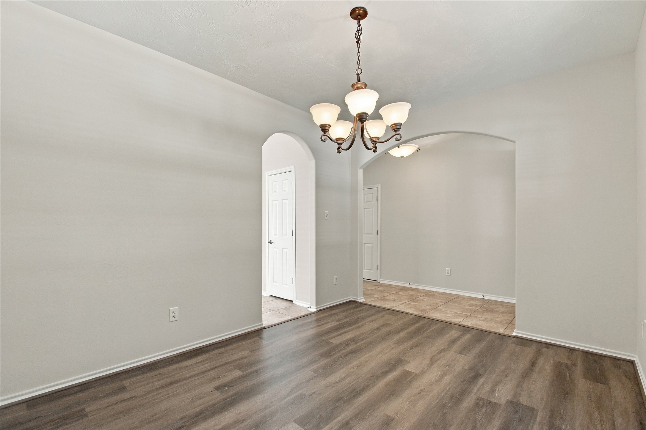 25018 Lakecrest Manor Drive Property Photo 11