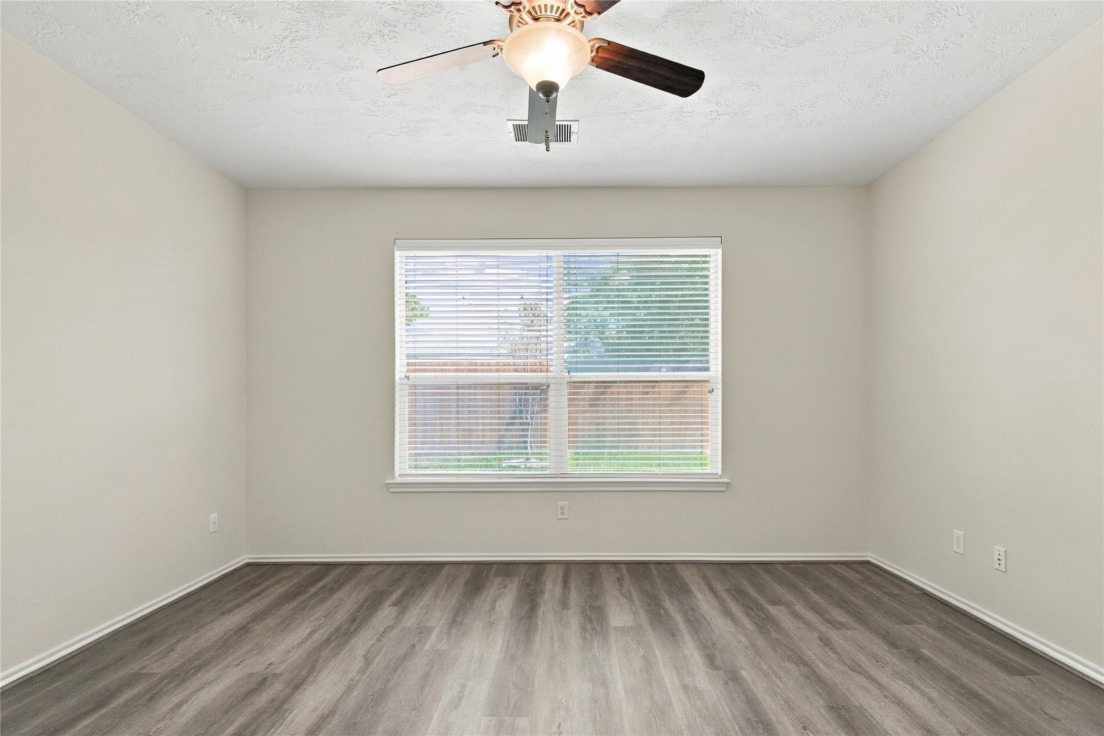 25018 Lakecrest Manor Drive Property Photo 25