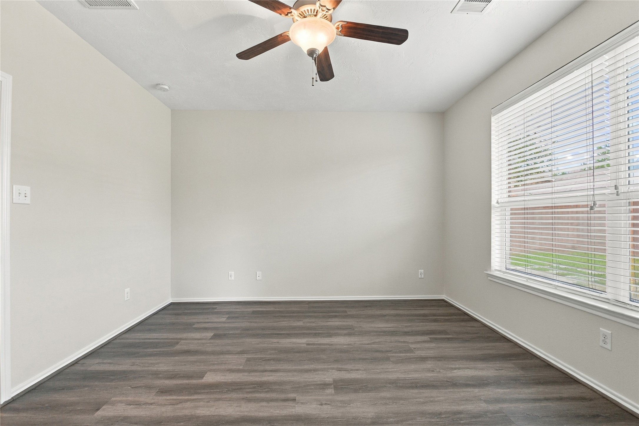 25018 Lakecrest Manor Drive Property Photo 28