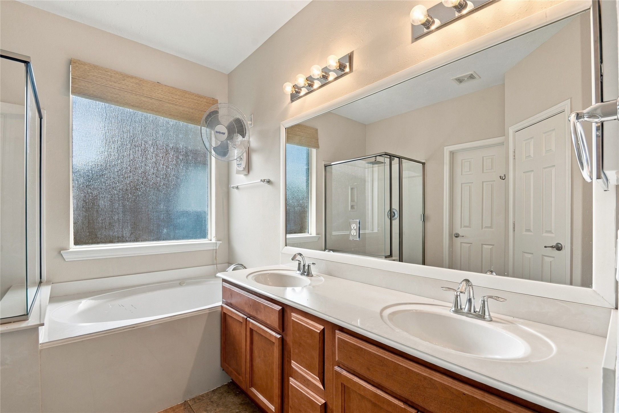 25018 Lakecrest Manor Drive Property Photo 29