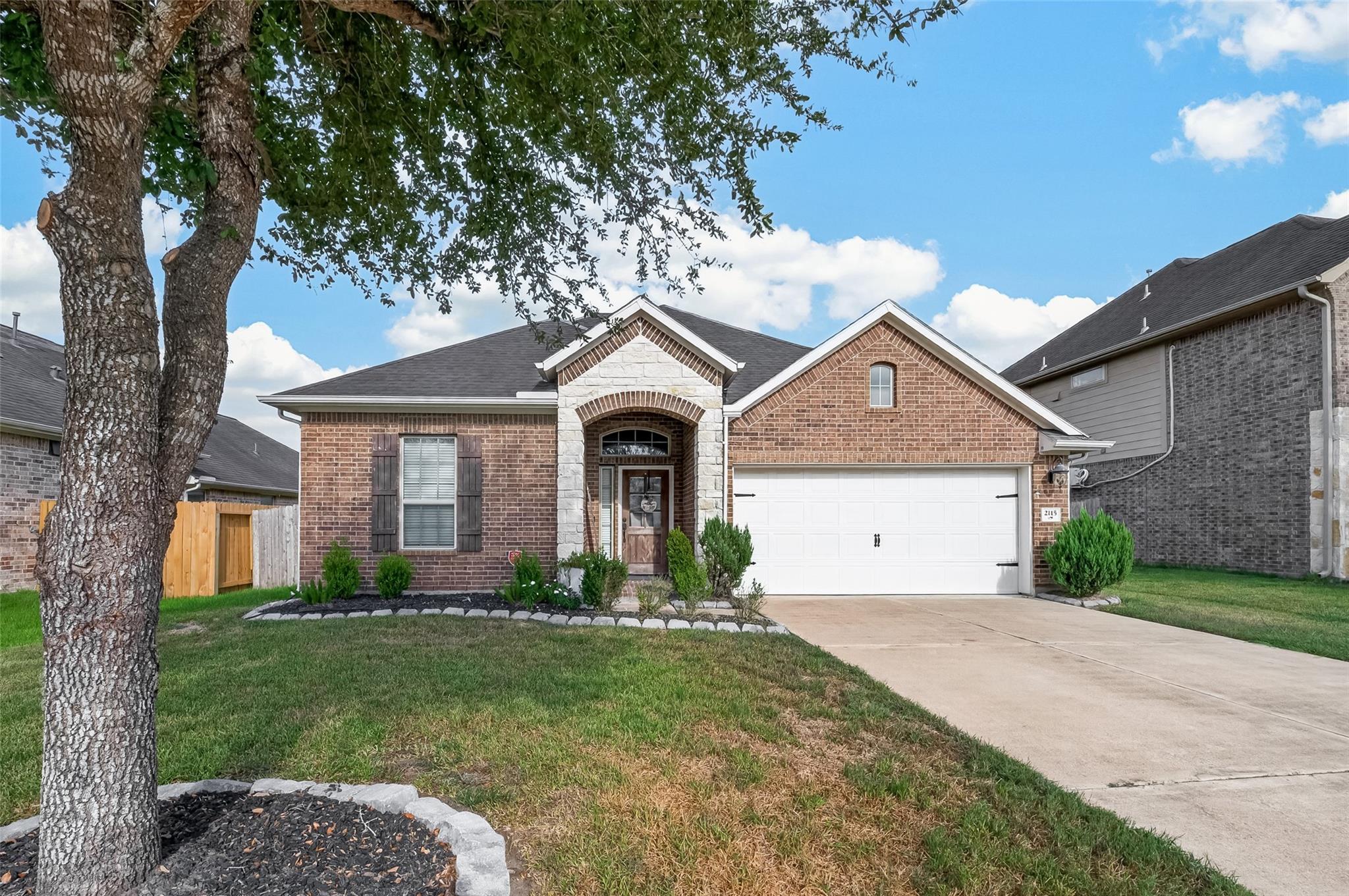 2115 Rolling Hills Drive Property Photo 1