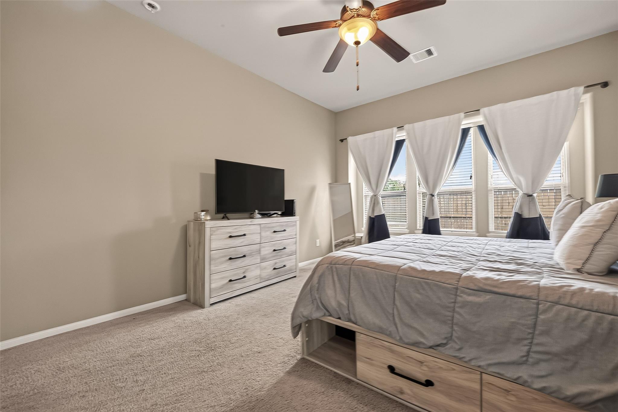 2115 Rolling Hills Drive Property Photo 28