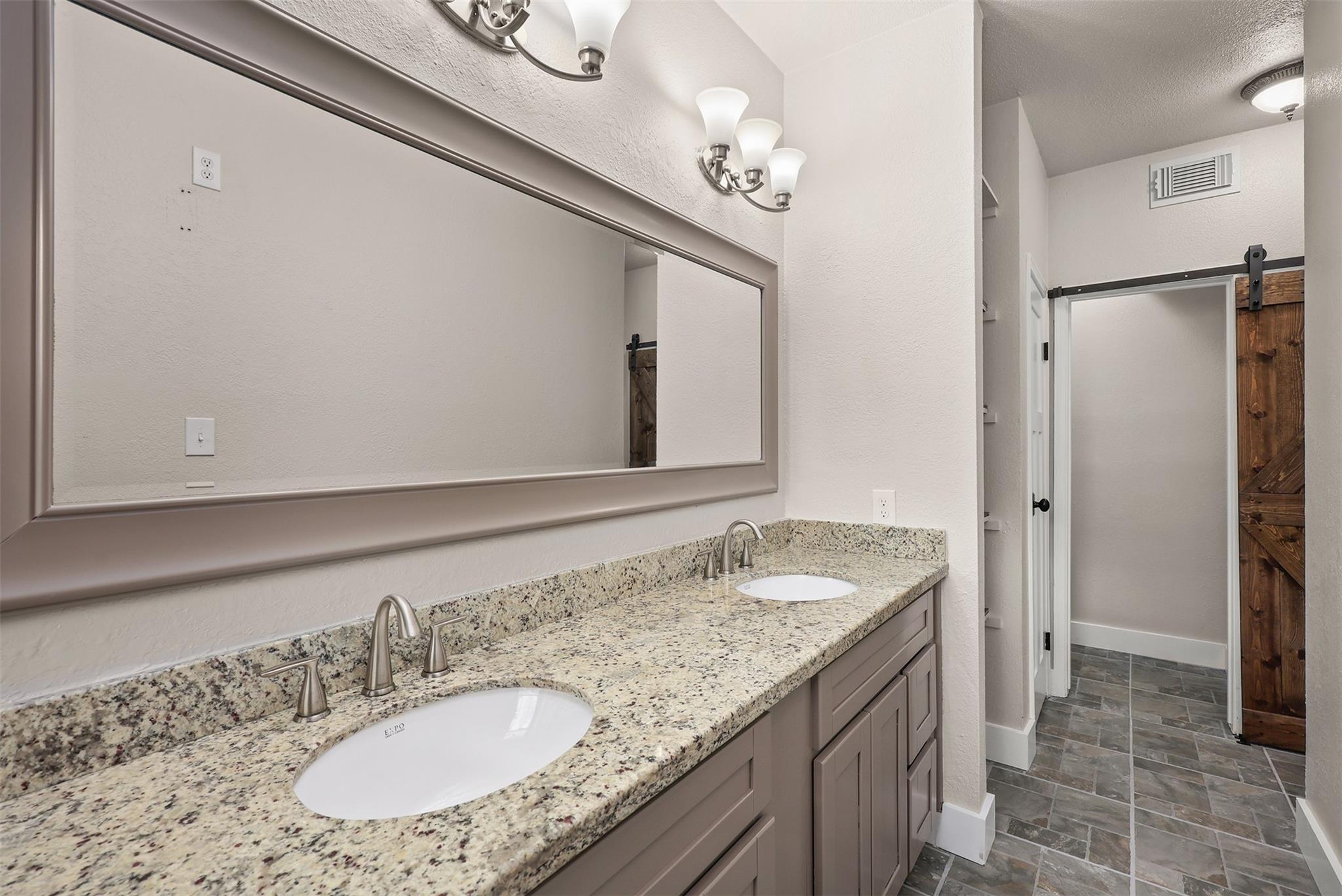 18809 Egret Bay Boulevard 214 Property Photo 12