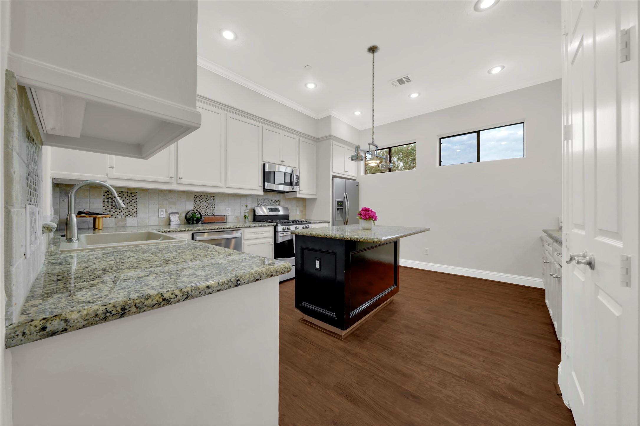 2609 Riverside Drive C Property Photo 13