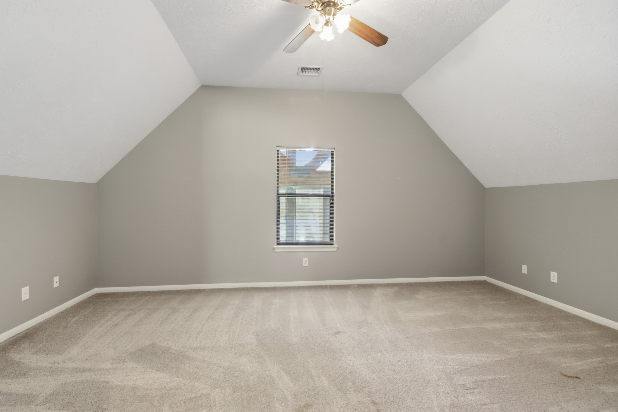 199 Lake Drive Property Photo 22