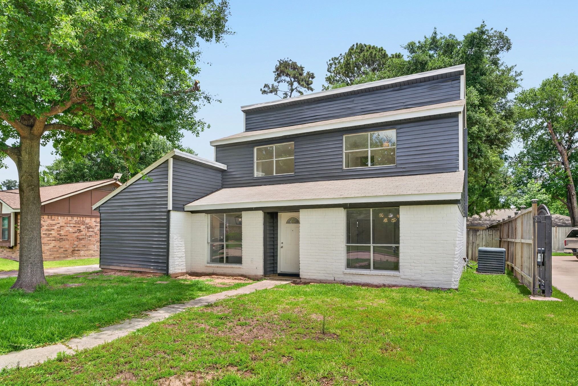 24106 Spring Mill Lane Property Photo 2