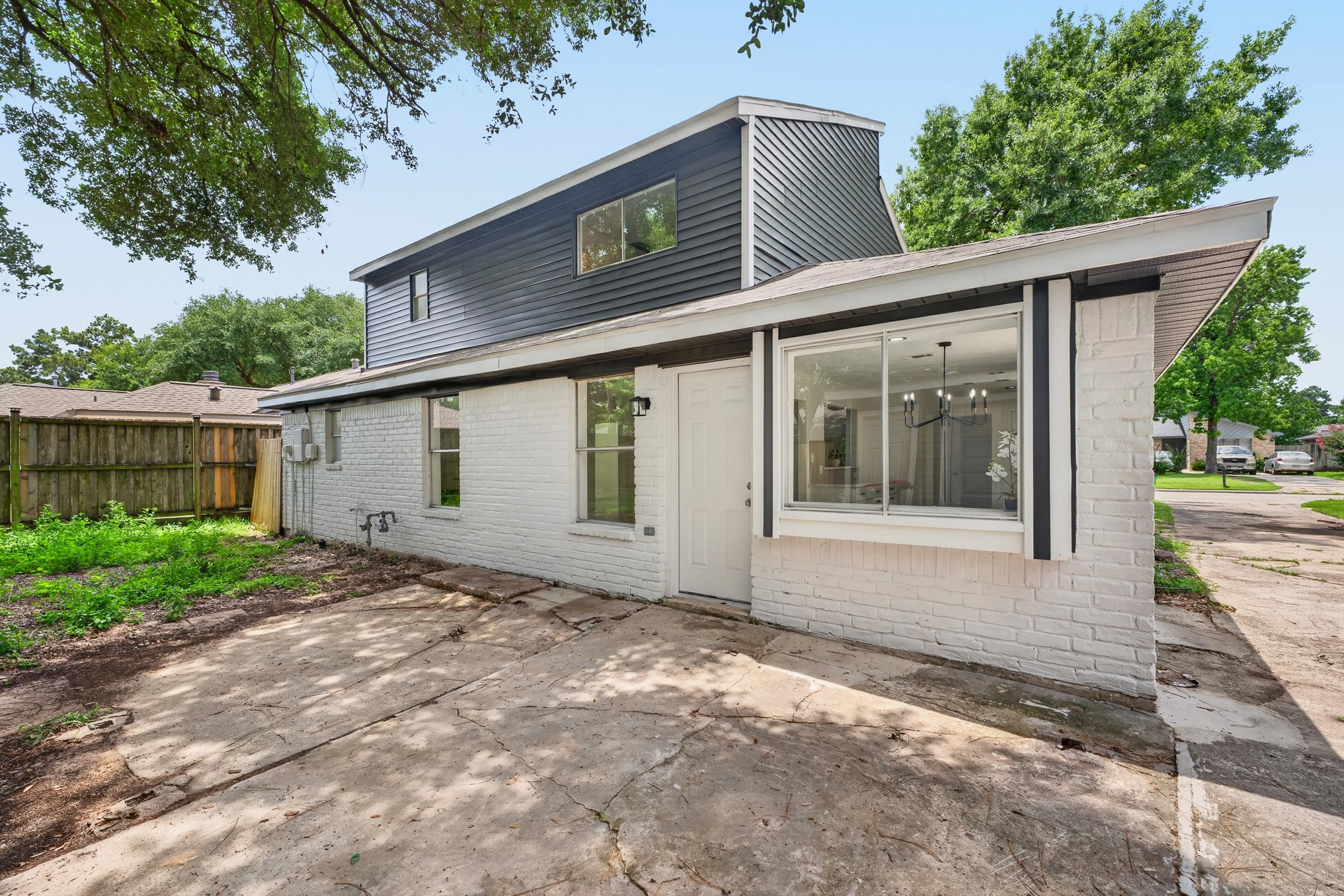 24106 Spring Mill Lane Property Photo 4