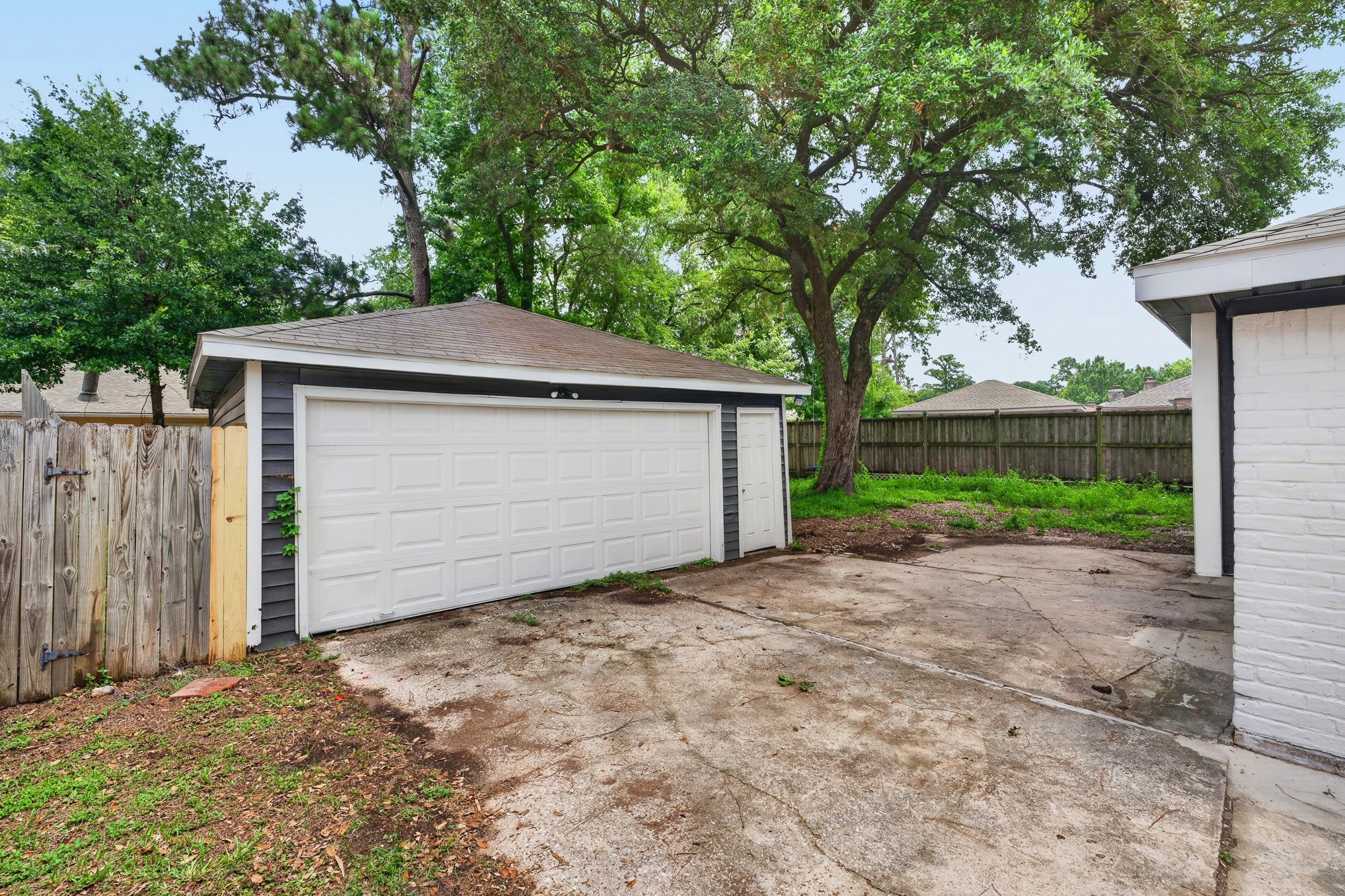 24106 Spring Mill Lane Property Photo 5
