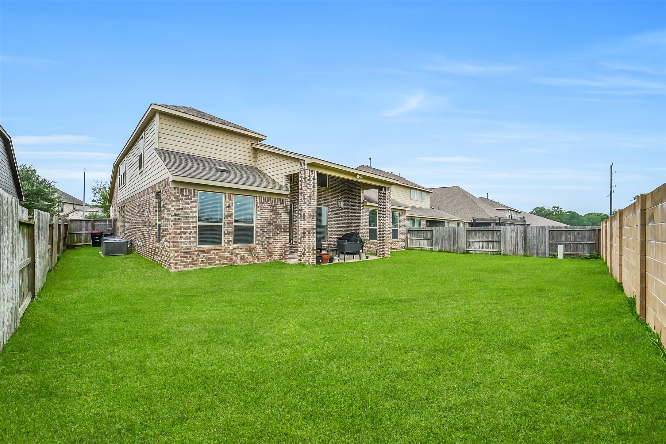 5319 Lauren Manor Drive Property Photo 6