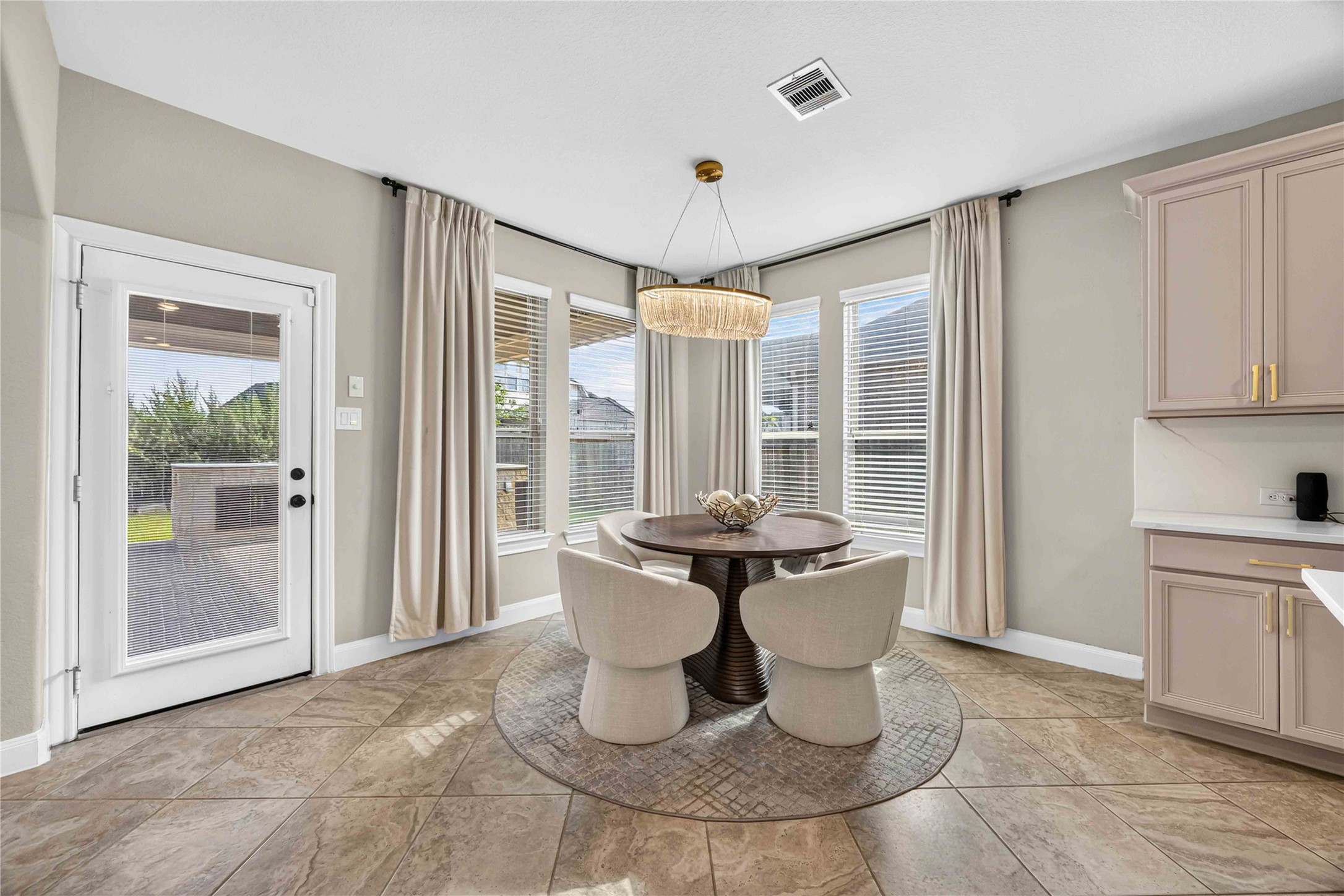 13510 Sorghum Drive Property Photo 12