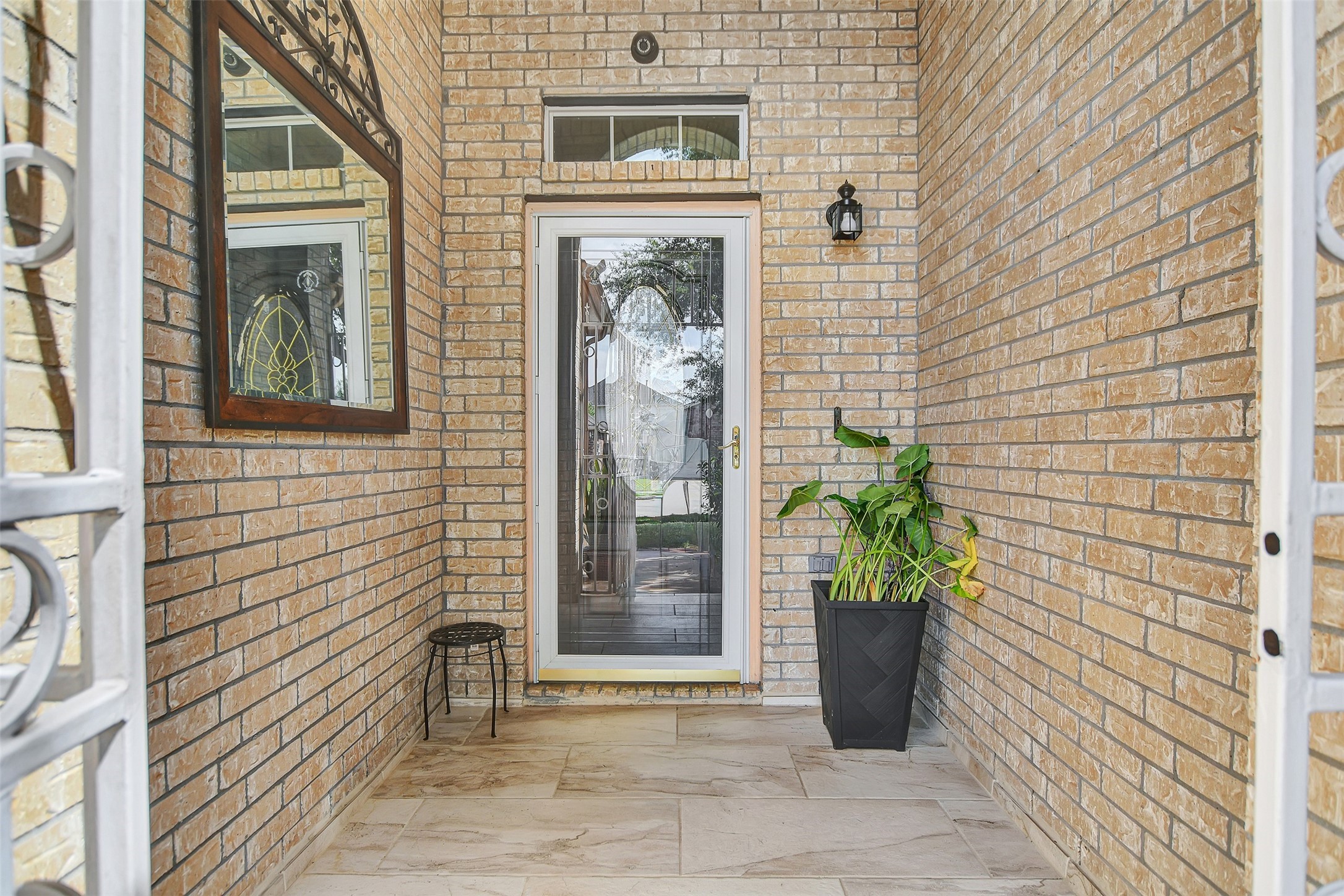 10011 Gil Jr Lane Property Photo 4