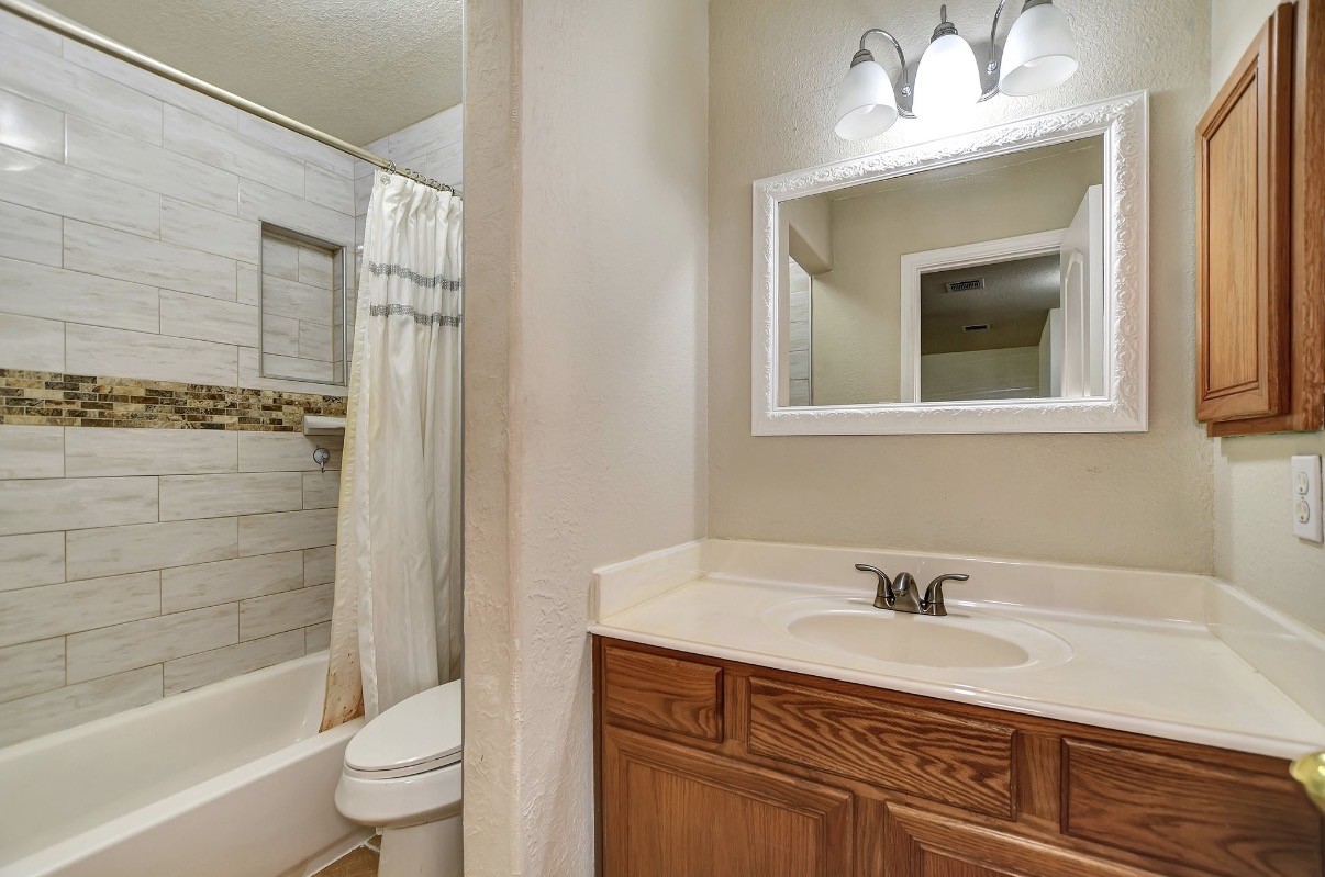 10011 Gil Jr Lane Property Photo 36