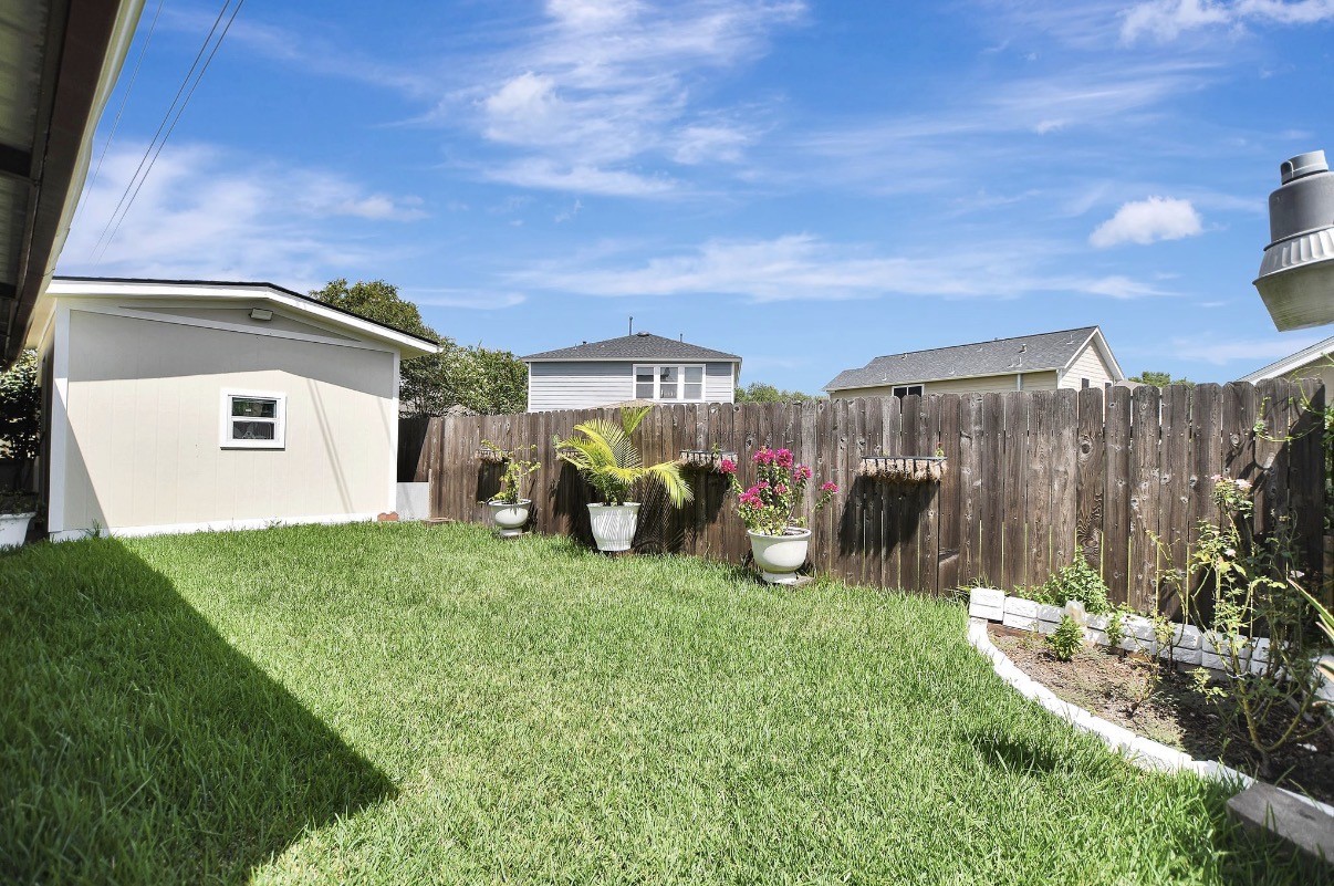 10011 Gil Jr Lane Property Photo 40